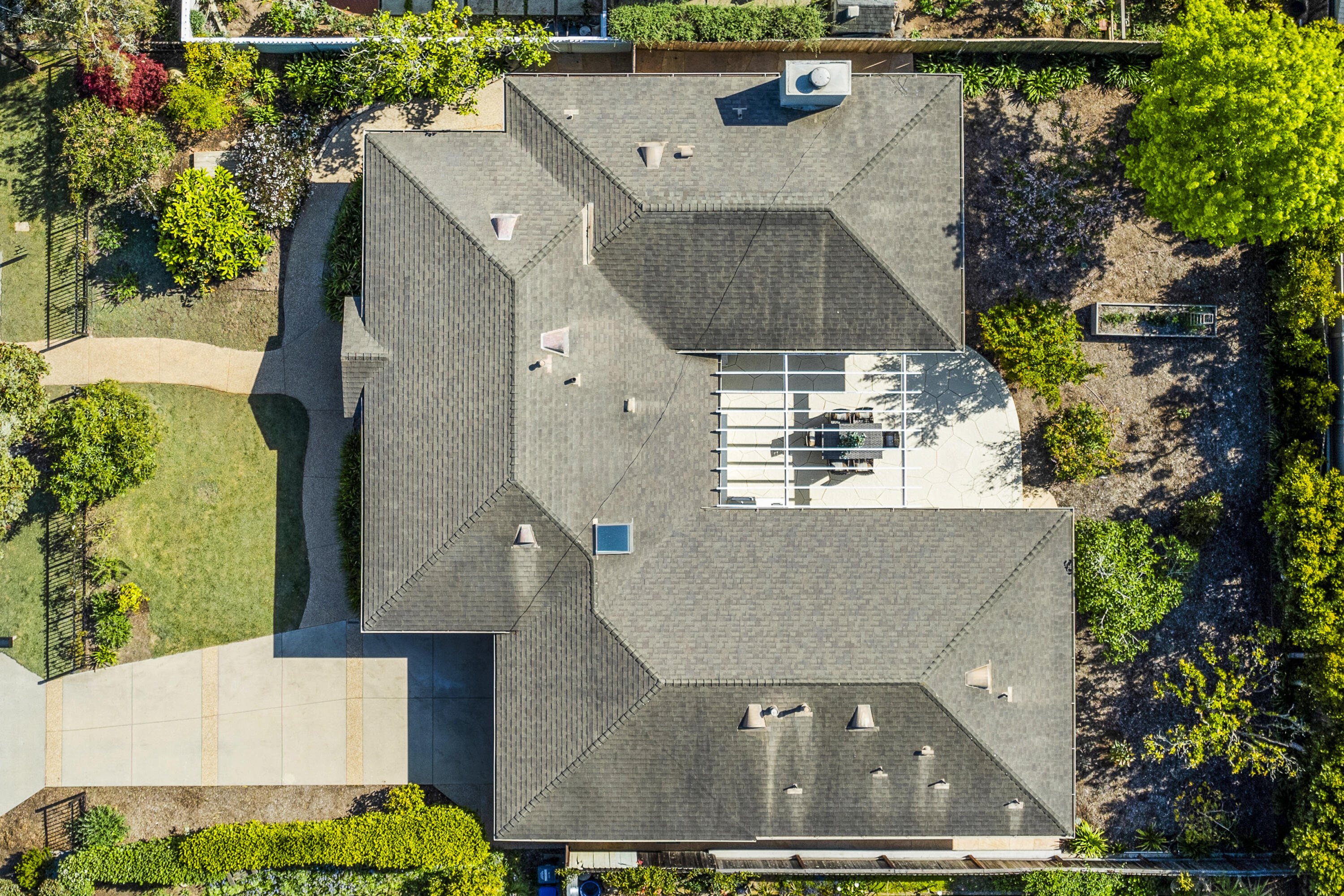 Santa Barbara, California 93109, United States, 3 Bedrooms Bedrooms, ,2 BathroomsBathrooms,Residential,Pending,113572