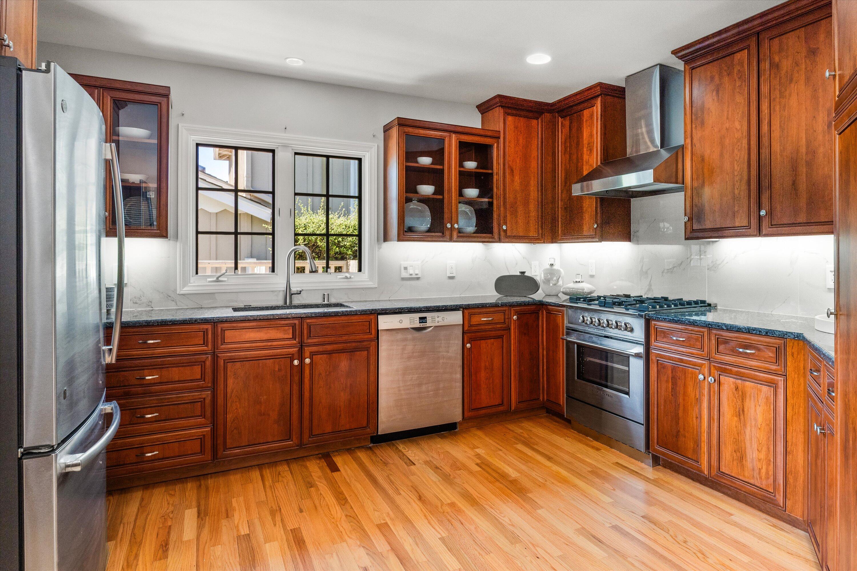 Santa Barbara, California 93109, United States, 3 Bedrooms Bedrooms, ,2 BathroomsBathrooms,Residential,Pending,113572