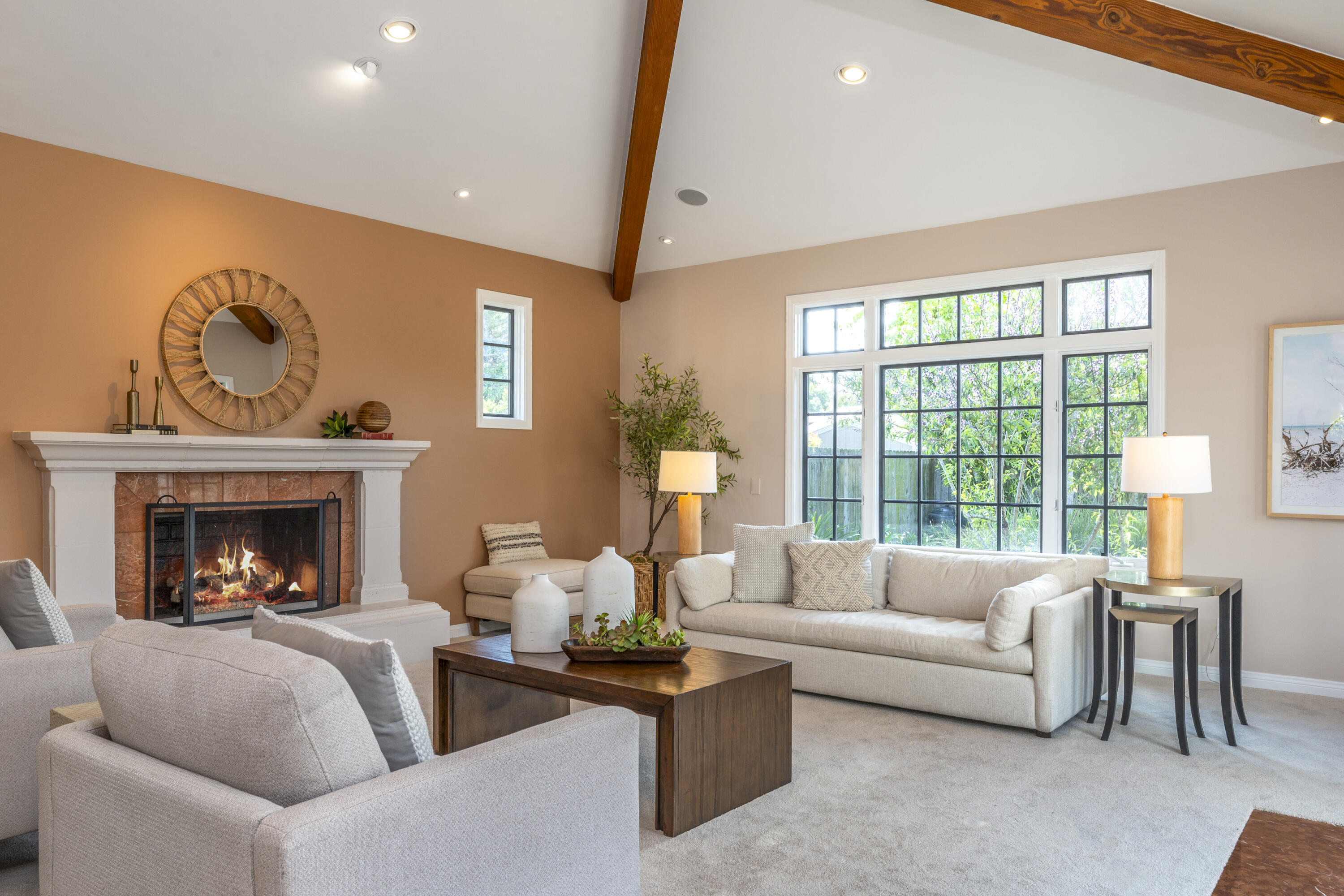 Santa Barbara, California 93109, United States, 3 Bedrooms Bedrooms, ,2 BathroomsBathrooms,Residential,Pending,113572