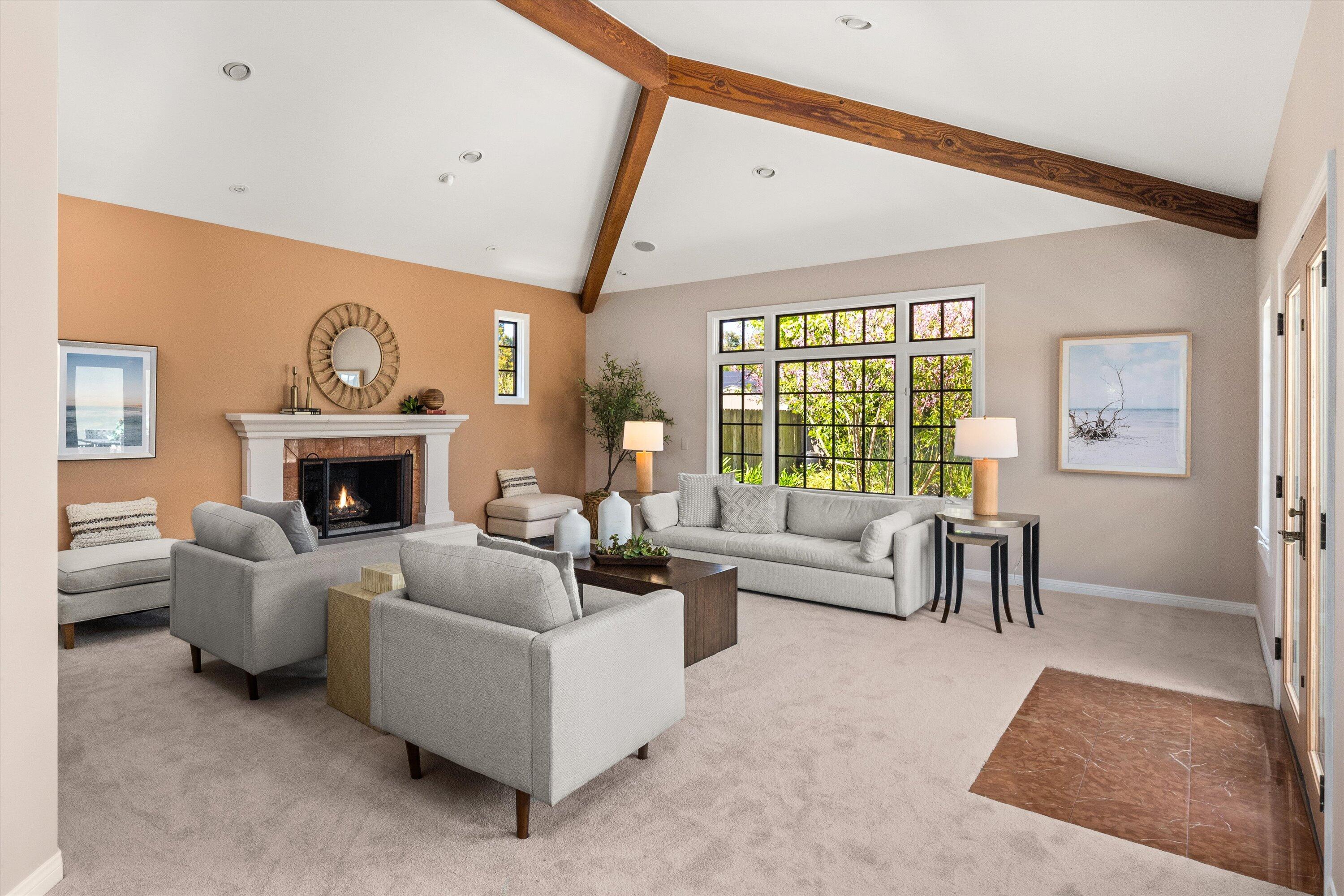 Santa Barbara, California 93109, United States, 3 Bedrooms Bedrooms, ,2 BathroomsBathrooms,Residential,Pending,113572