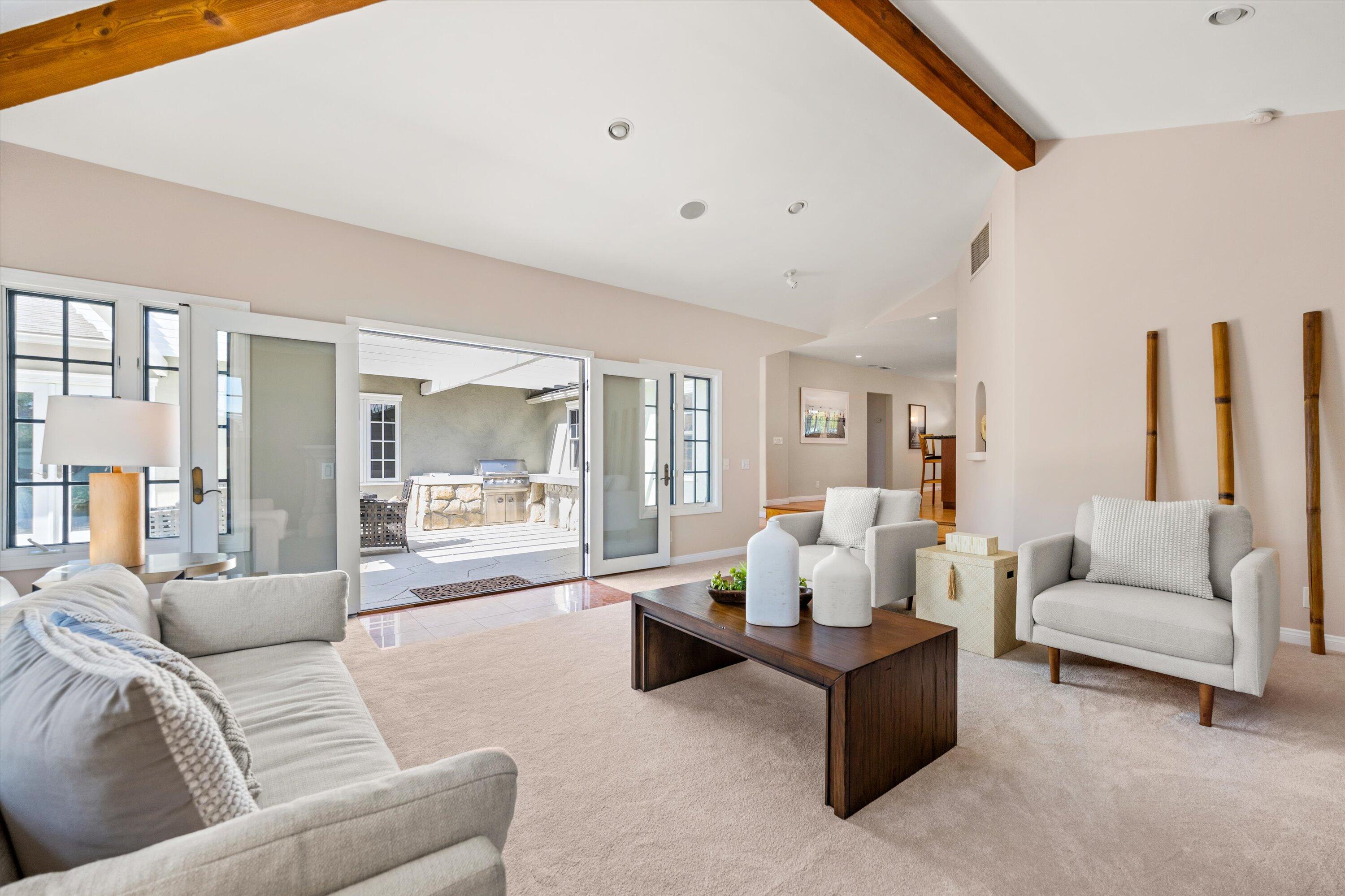 Santa Barbara, California 93109, United States, 3 Bedrooms Bedrooms, ,2 BathroomsBathrooms,Residential,Pending,113572