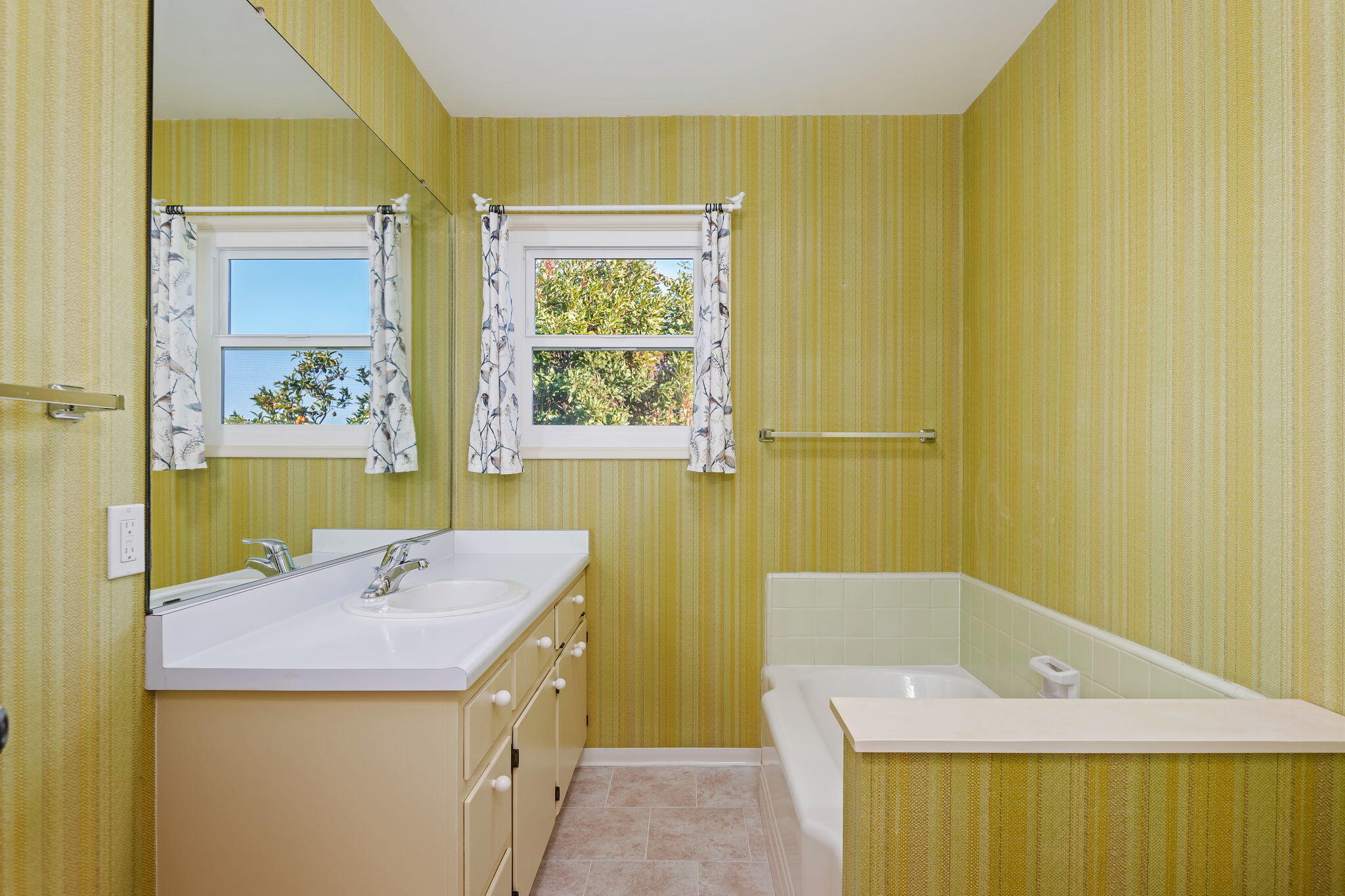 Santa Barbara, California 93103, United States, 5 Bedrooms Bedrooms, ,3 BathroomsBathrooms,Residential,Active,130328