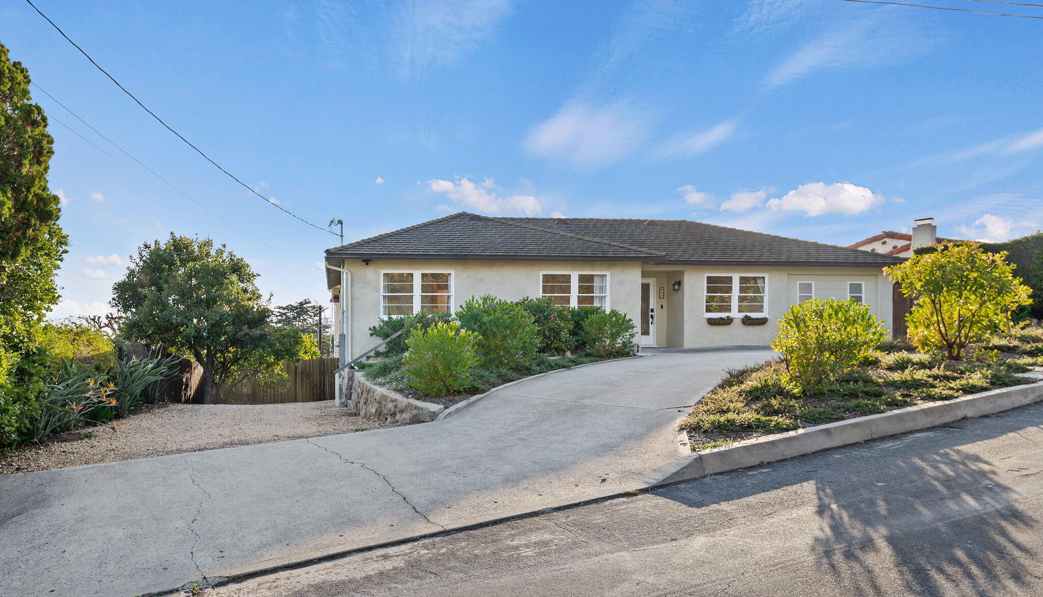 Santa Barbara, California 93103, United States, 5 Bedrooms Bedrooms, ,3 BathroomsBathrooms,Residential,Active,130328