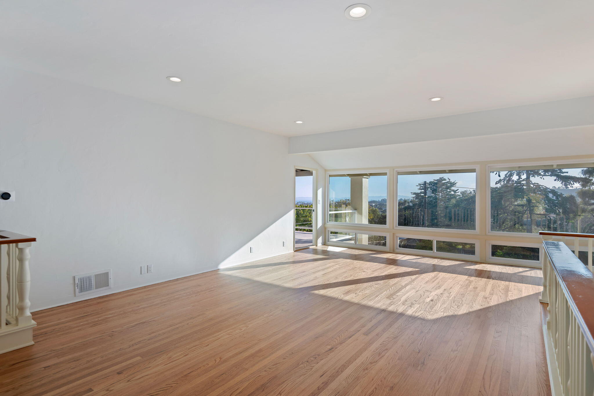 Santa Barbara, California 93103, United States, 5 Bedrooms Bedrooms, ,3 BathroomsBathrooms,Residential,Active,130328