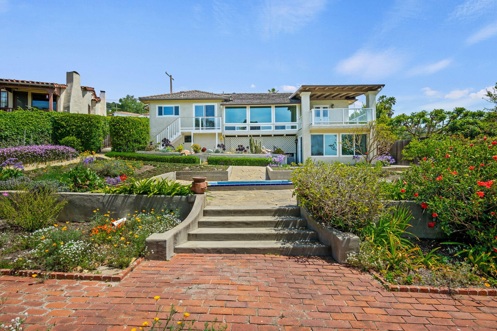 Santa Barbara, California 93103, United States, 5 Bedrooms Bedrooms, ,3 BathroomsBathrooms,Residential,Active,130328