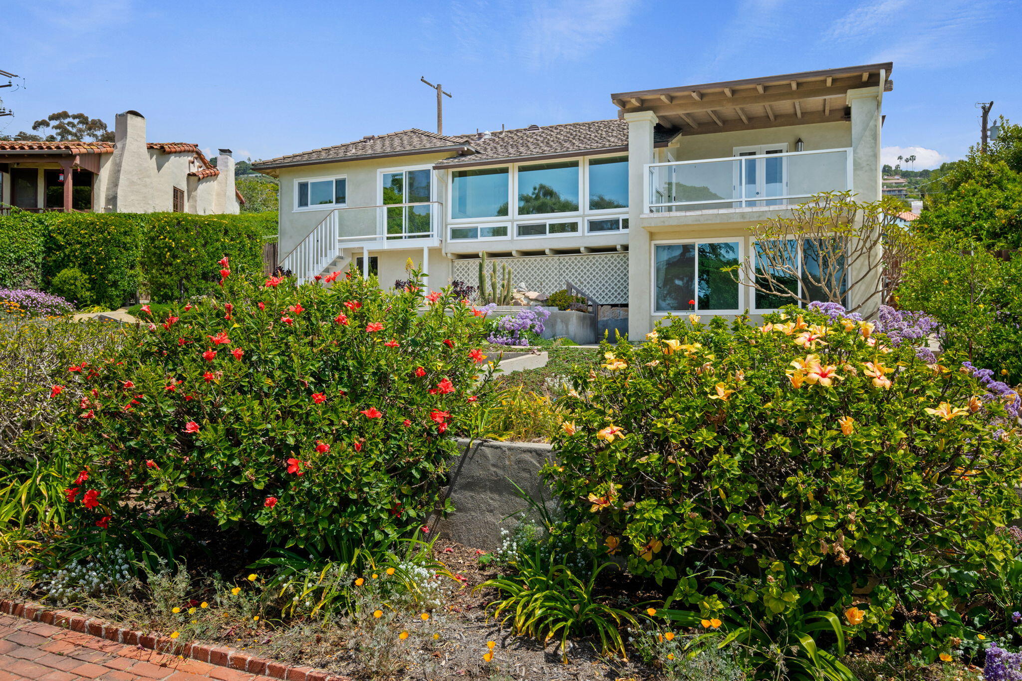 Santa Barbara, California 93103, United States, 5 Bedrooms Bedrooms, ,3 BathroomsBathrooms,Residential,Active,130328