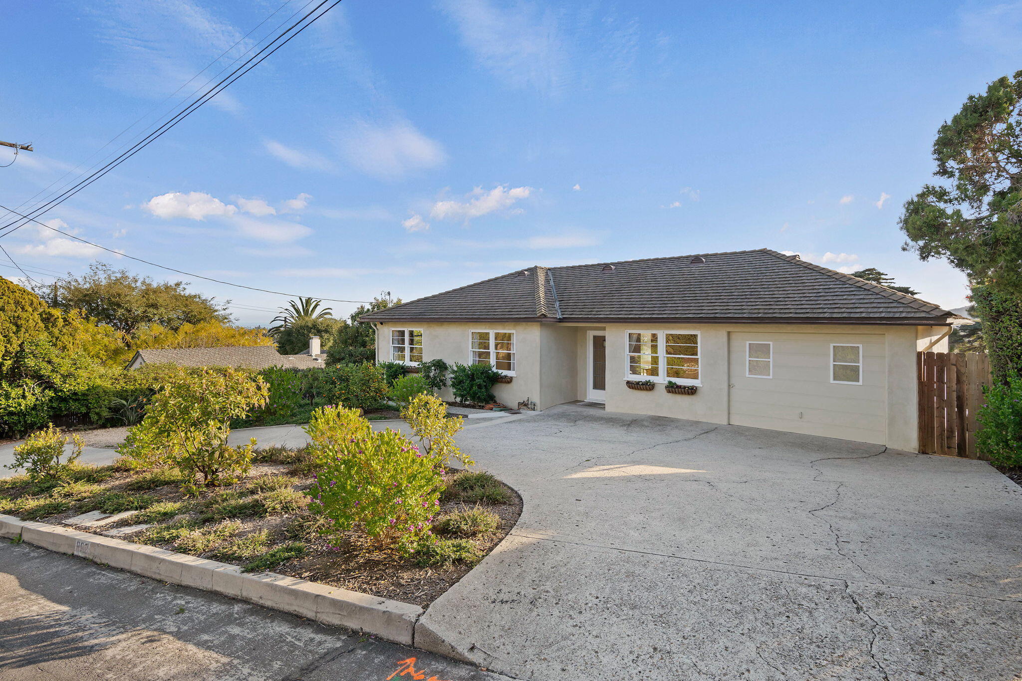 Santa Barbara, California 93103, United States, 5 Bedrooms Bedrooms, ,3 BathroomsBathrooms,Residential,Active,130328