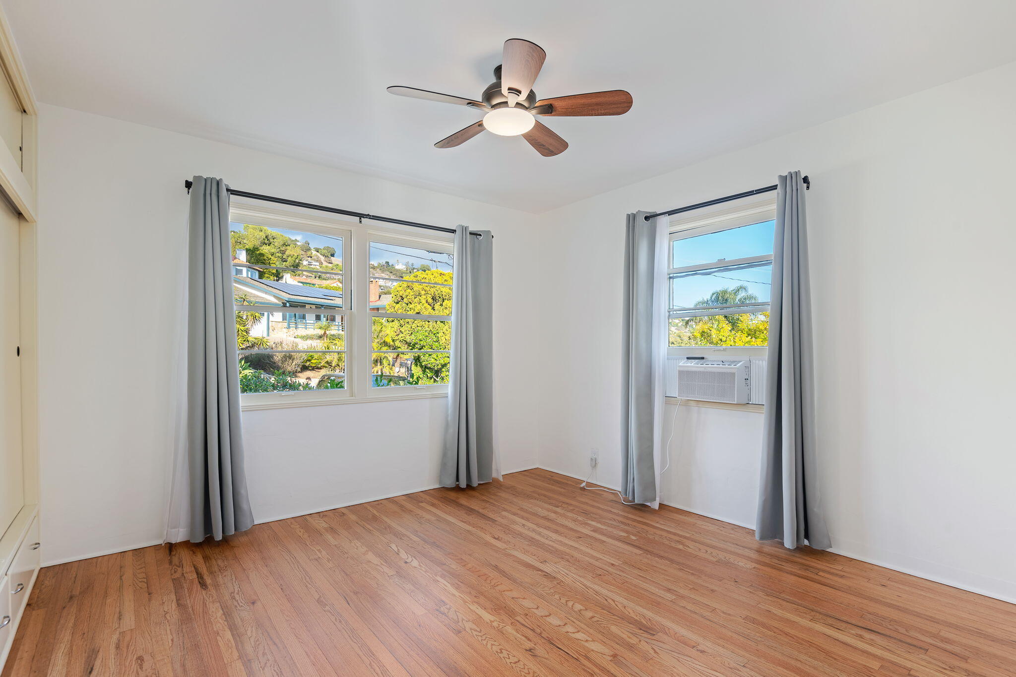 Santa Barbara, California 93103, United States, 5 Bedrooms Bedrooms, ,3 BathroomsBathrooms,Residential,Active,130328