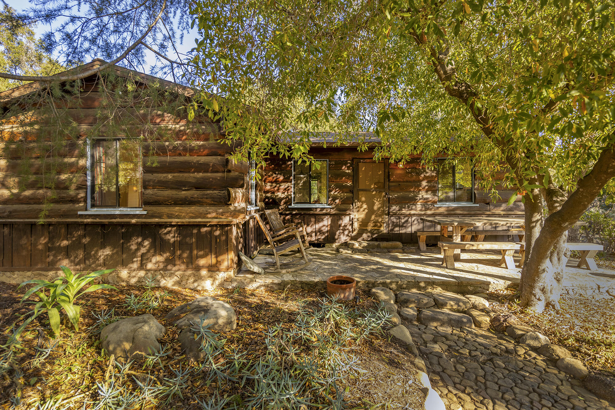 Ojai, California 93023, United States, 5 Bedrooms Bedrooms, ,3 BathroomsBathrooms,Residential,Active,14154