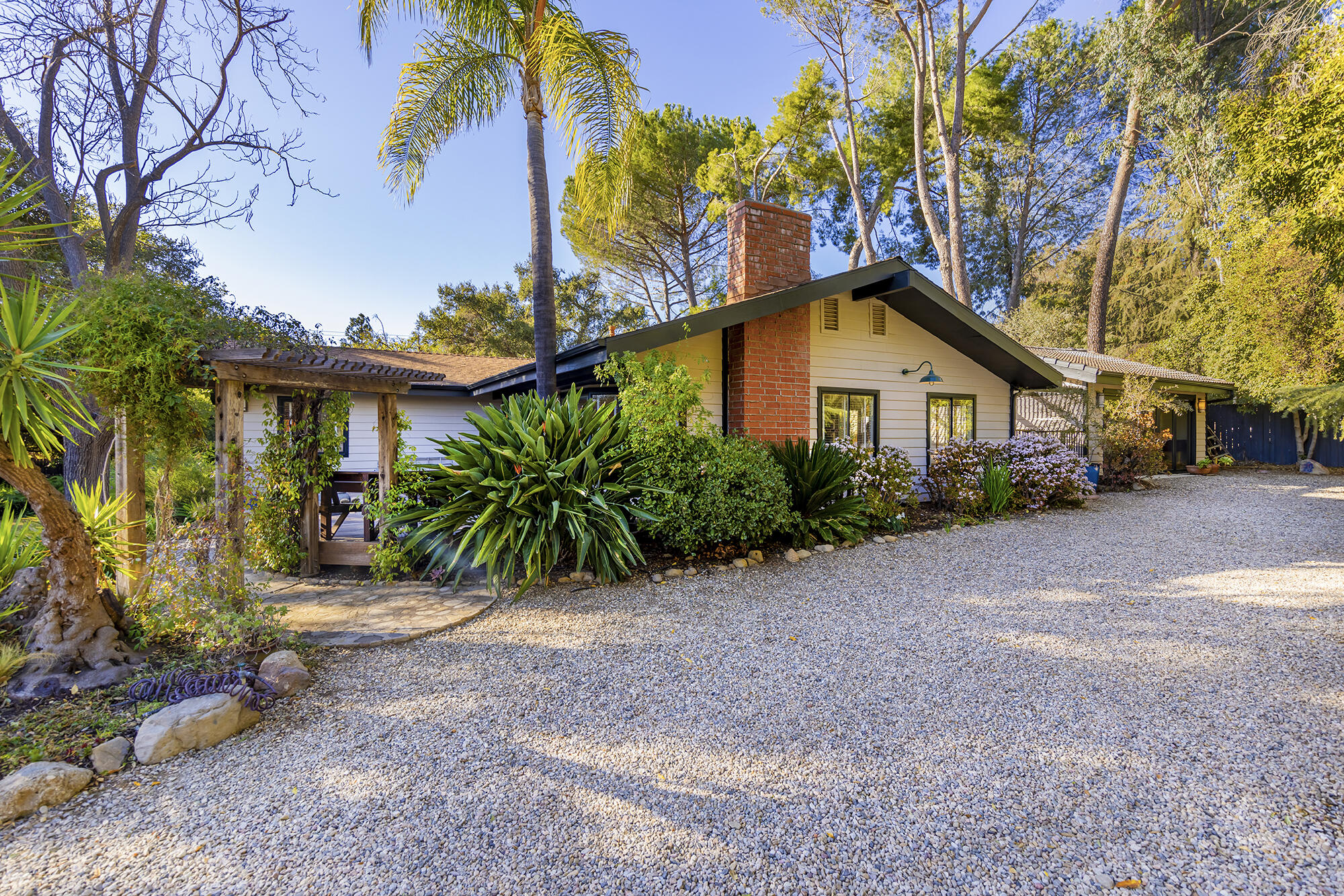 Ojai, California 93023, United States, 5 Bedrooms Bedrooms, ,3 BathroomsBathrooms,Residential,Active,14154