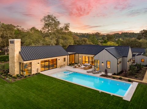 915 Camino Medio SANTA BARBARA CA 93110