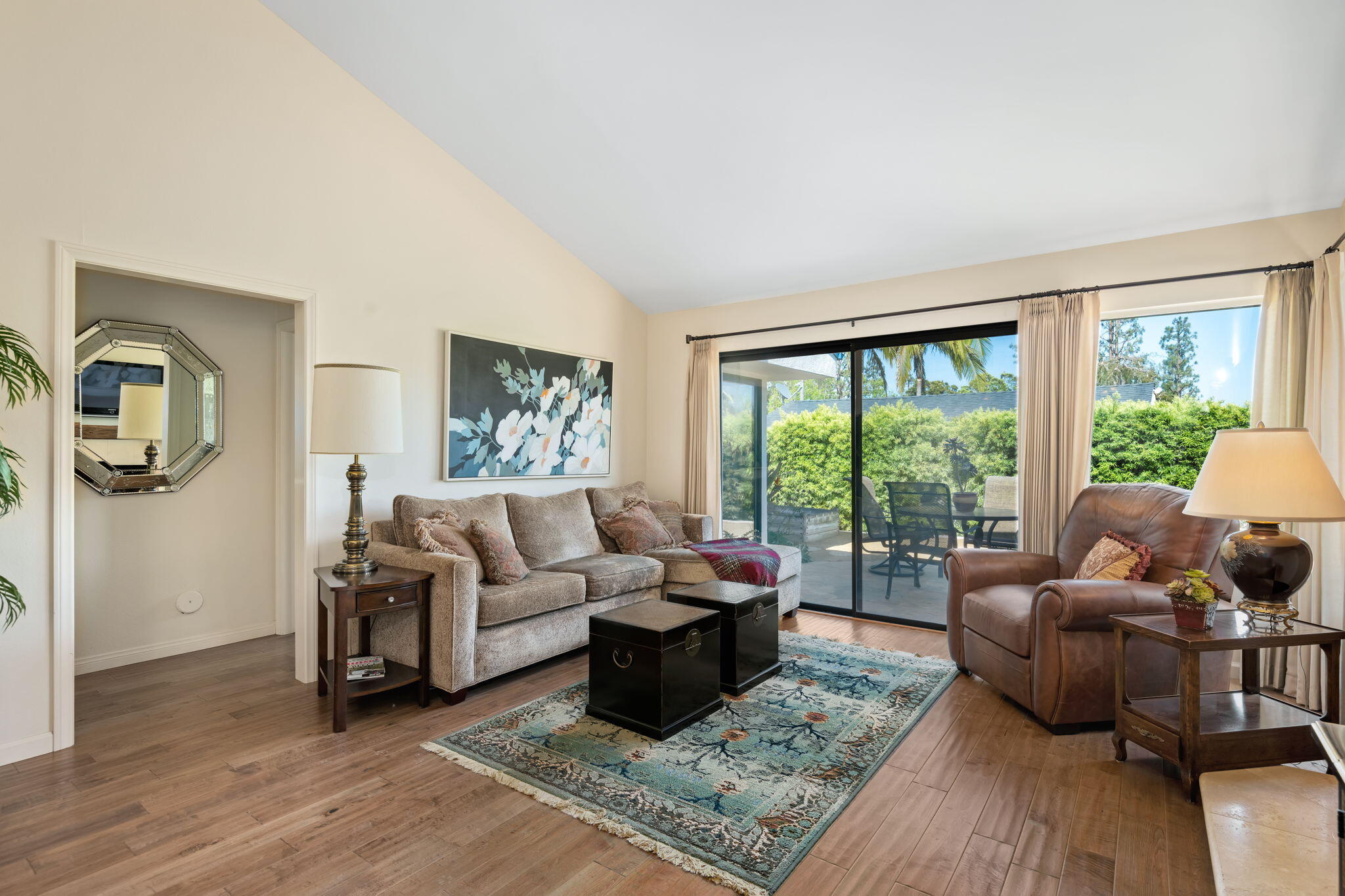 Ventura, California 93004, United States, 3 Bedrooms Bedrooms, ,2 BathroomsBathrooms,Residential,Pending,121276