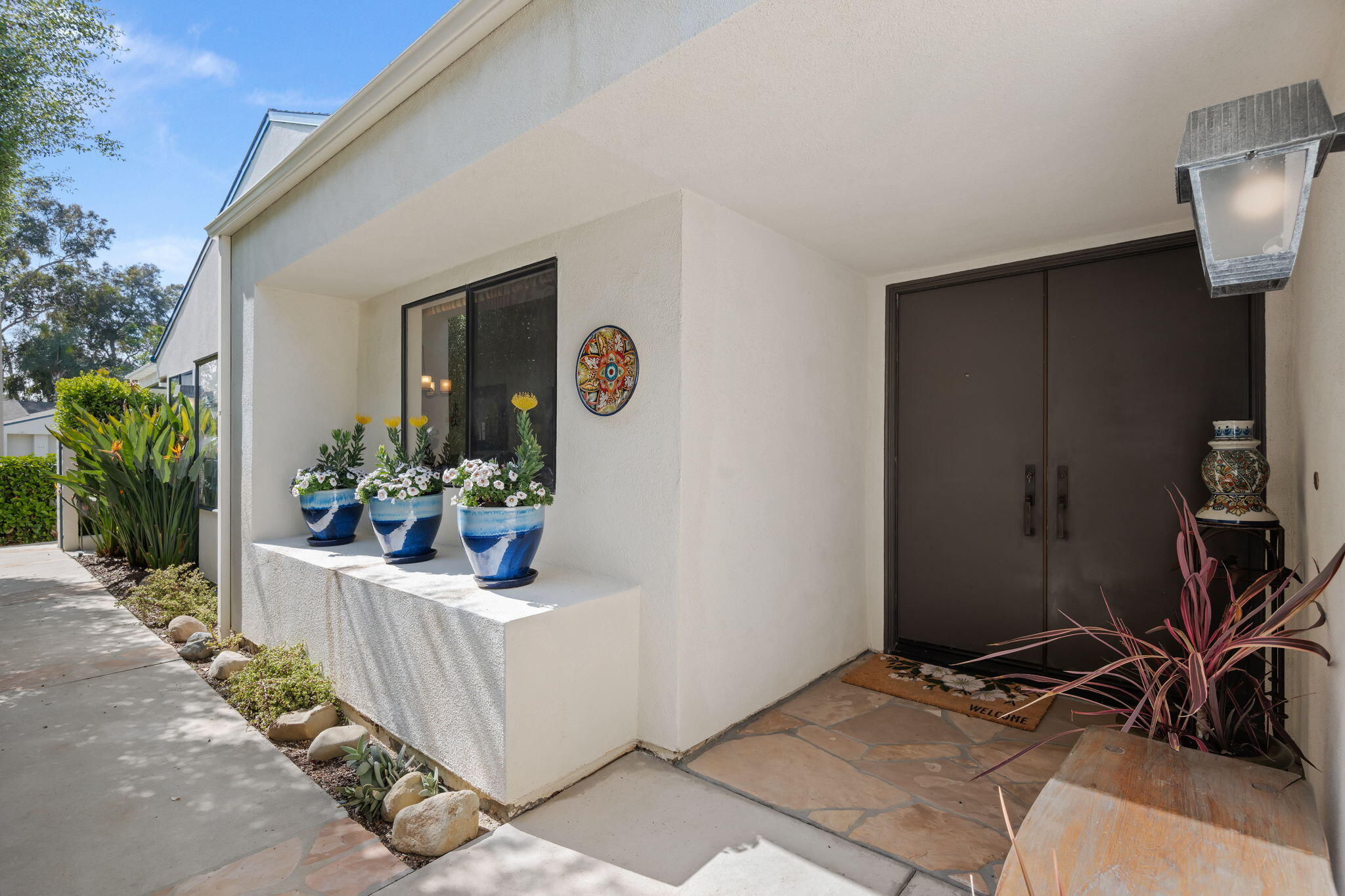 Ventura, California 93004, United States, 3 Bedrooms Bedrooms, ,2 BathroomsBathrooms,Residential,Pending,121276