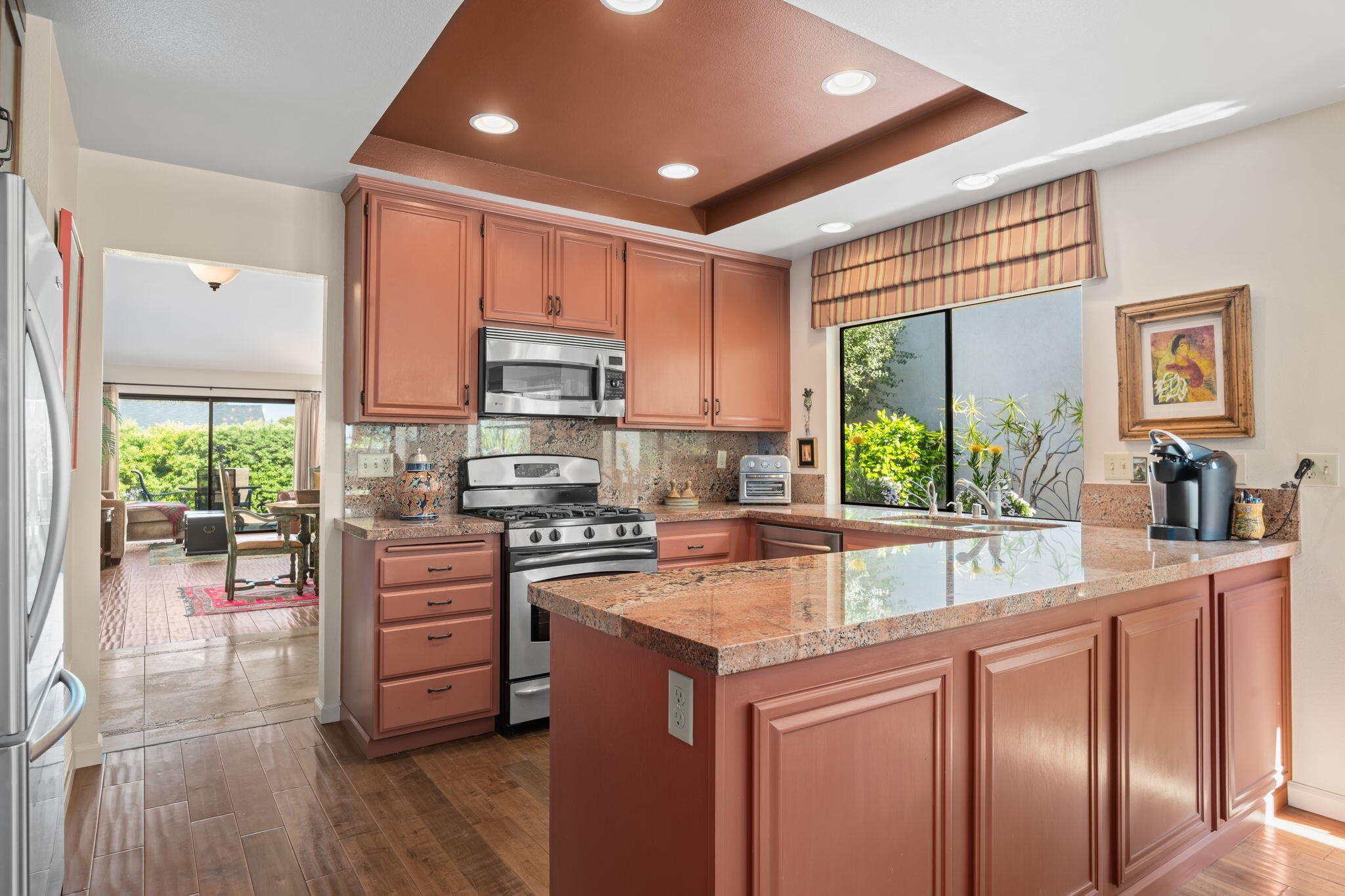 Ventura, California 93004, United States, 3 Bedrooms Bedrooms, ,2 BathroomsBathrooms,Residential,Pending,121276