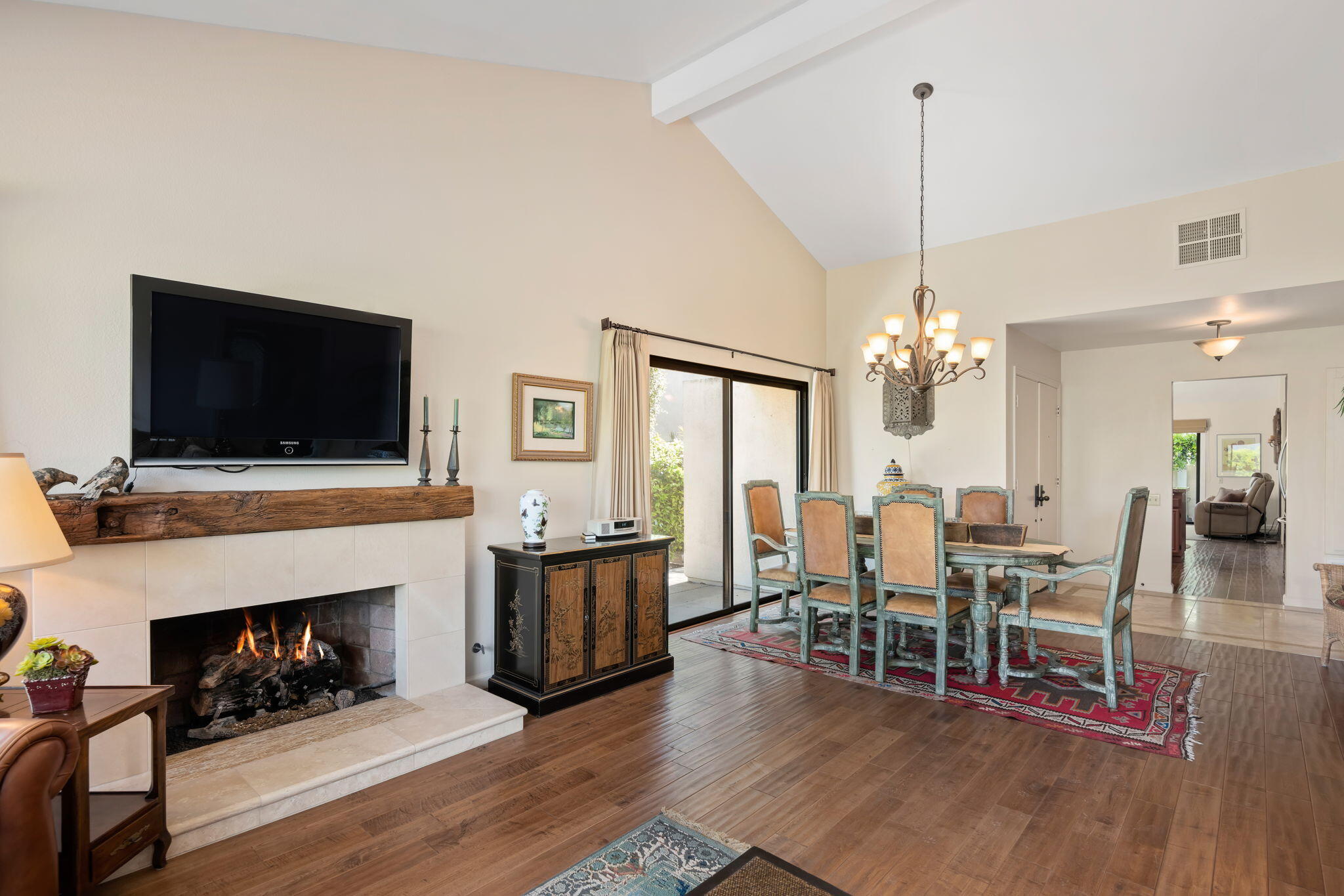 Ventura, California 93004, United States, 3 Bedrooms Bedrooms, ,2 BathroomsBathrooms,Residential,Pending,121276