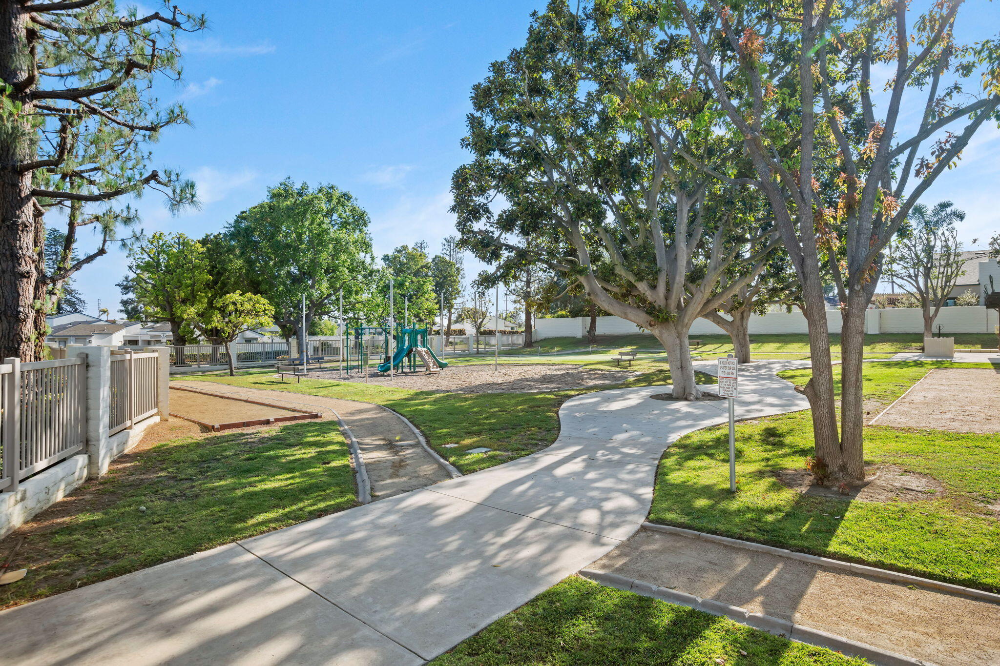 Ventura, California 93004, United States, 3 Bedrooms Bedrooms, ,2 BathroomsBathrooms,Residential,Pending,121276