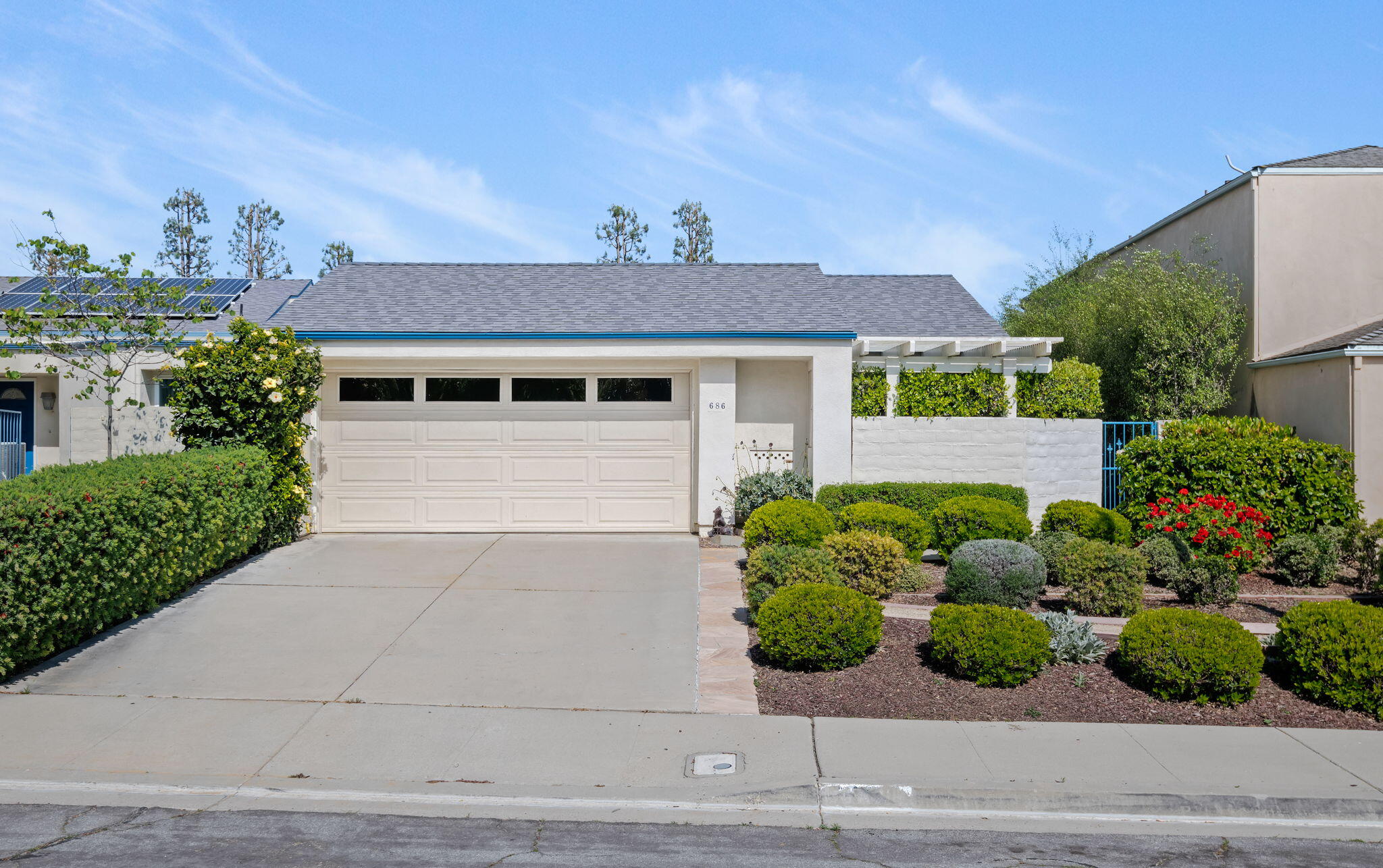 Ventura, California 93004, United States, 3 Bedrooms Bedrooms, ,2 BathroomsBathrooms,Residential,Pending,121276