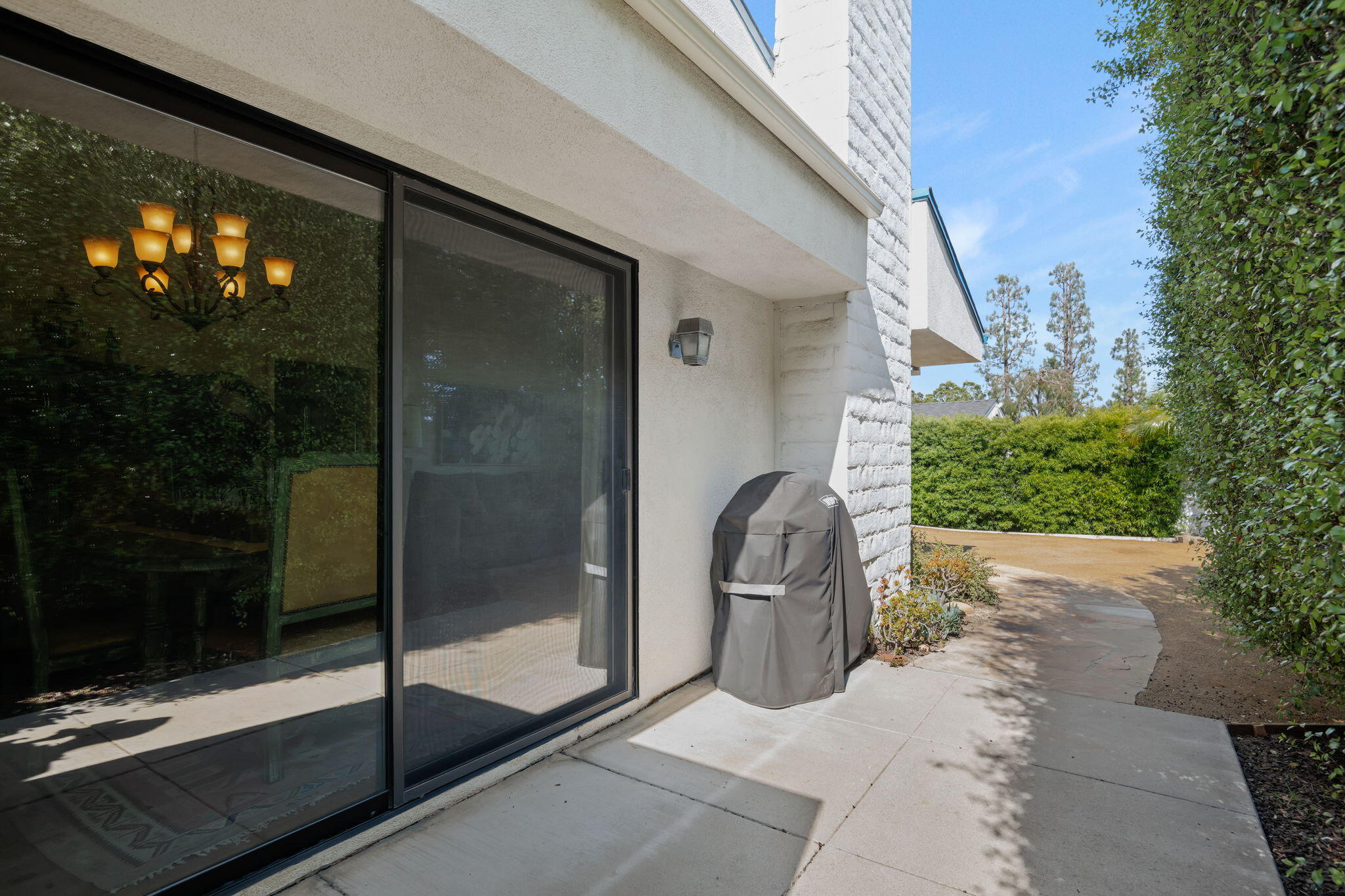 Ventura, California 93004, United States, 3 Bedrooms Bedrooms, ,2 BathroomsBathrooms,Residential,Pending,121276