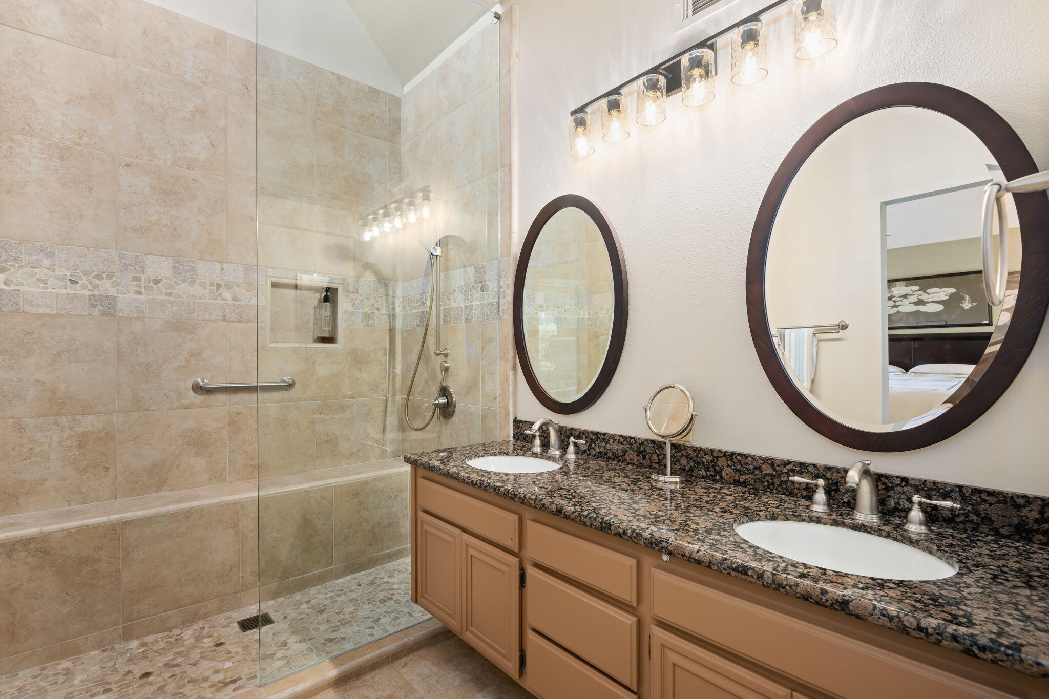 Ventura, California 93004, United States, 3 Bedrooms Bedrooms, ,2 BathroomsBathrooms,Residential,Pending,121276