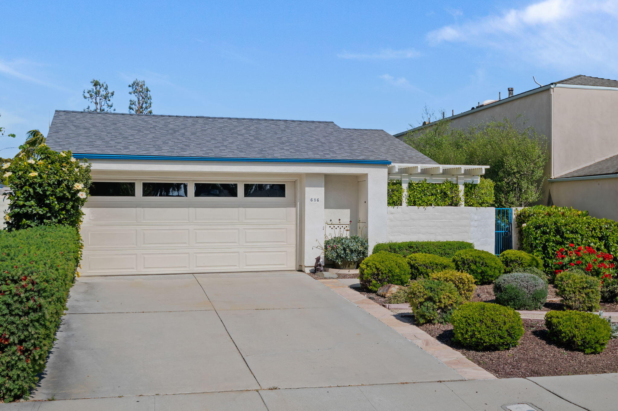 Ventura, California 93004, United States, 3 Bedrooms Bedrooms, ,2 BathroomsBathrooms,Residential,Pending,121276