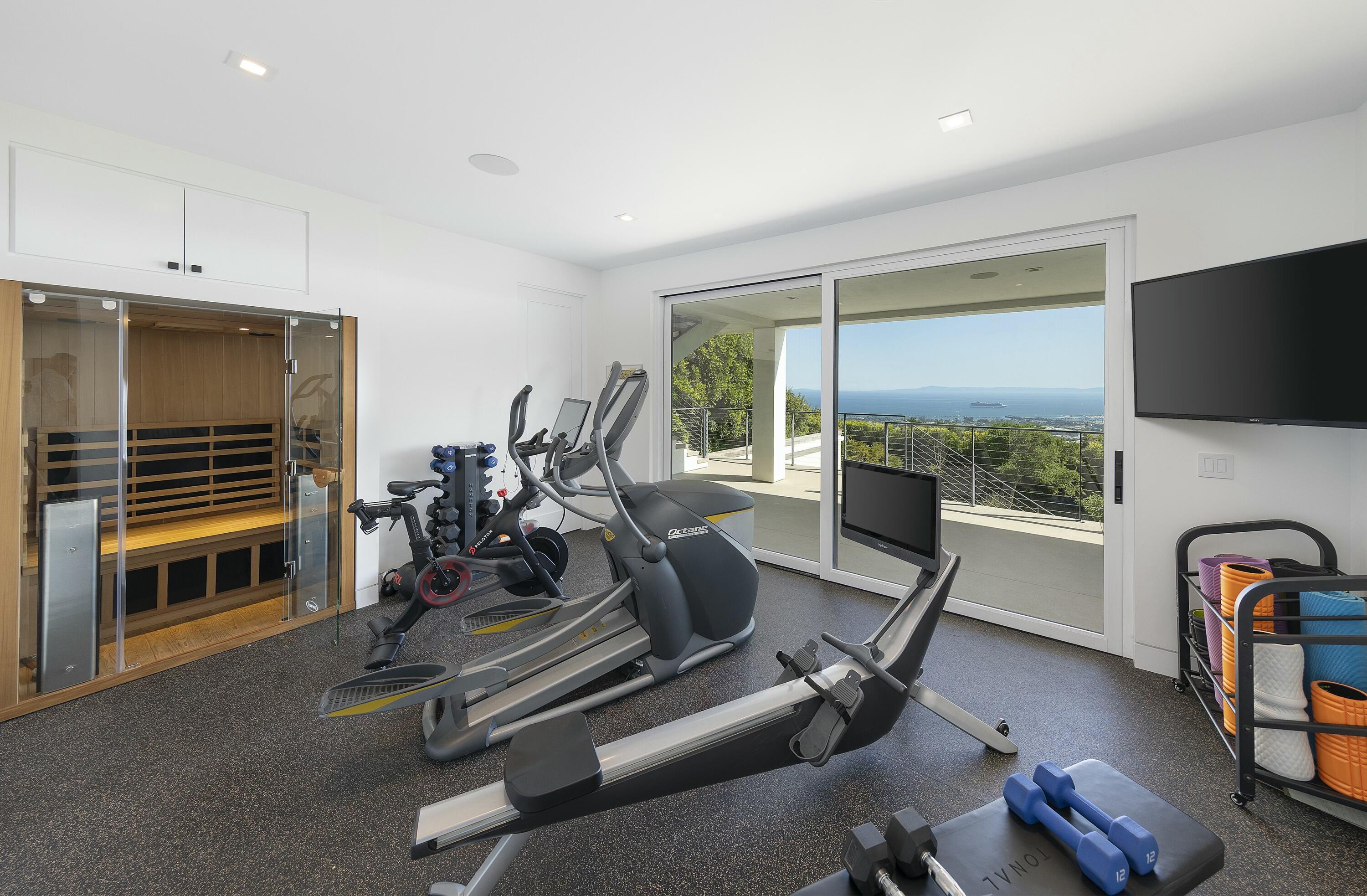 Santa Barbara, California 93103, United States, 4 Bedrooms Bedrooms, ,4 BathroomsBathrooms,Residential,Active,249319