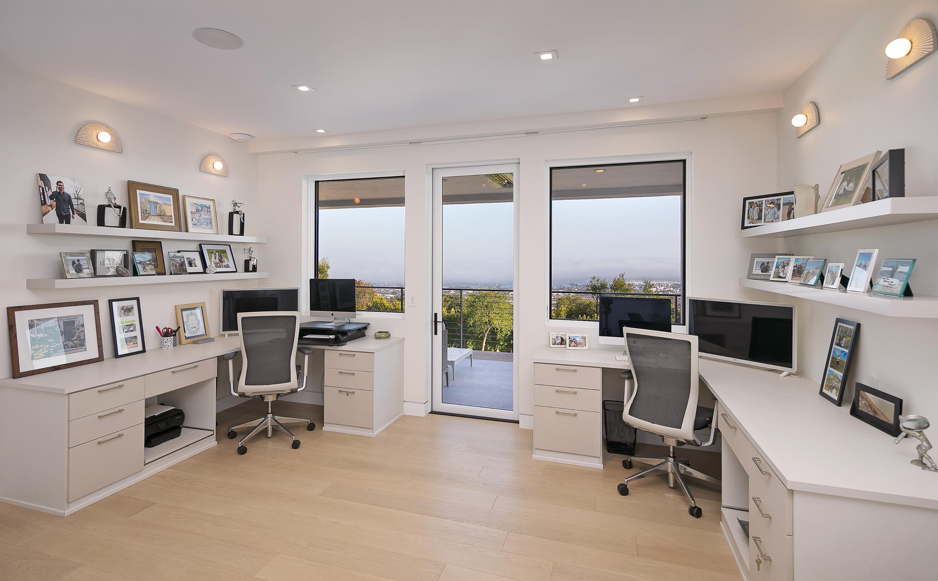 Santa Barbara, California 93103, United States, 4 Bedrooms Bedrooms, ,4 BathroomsBathrooms,Residential,Active,249319