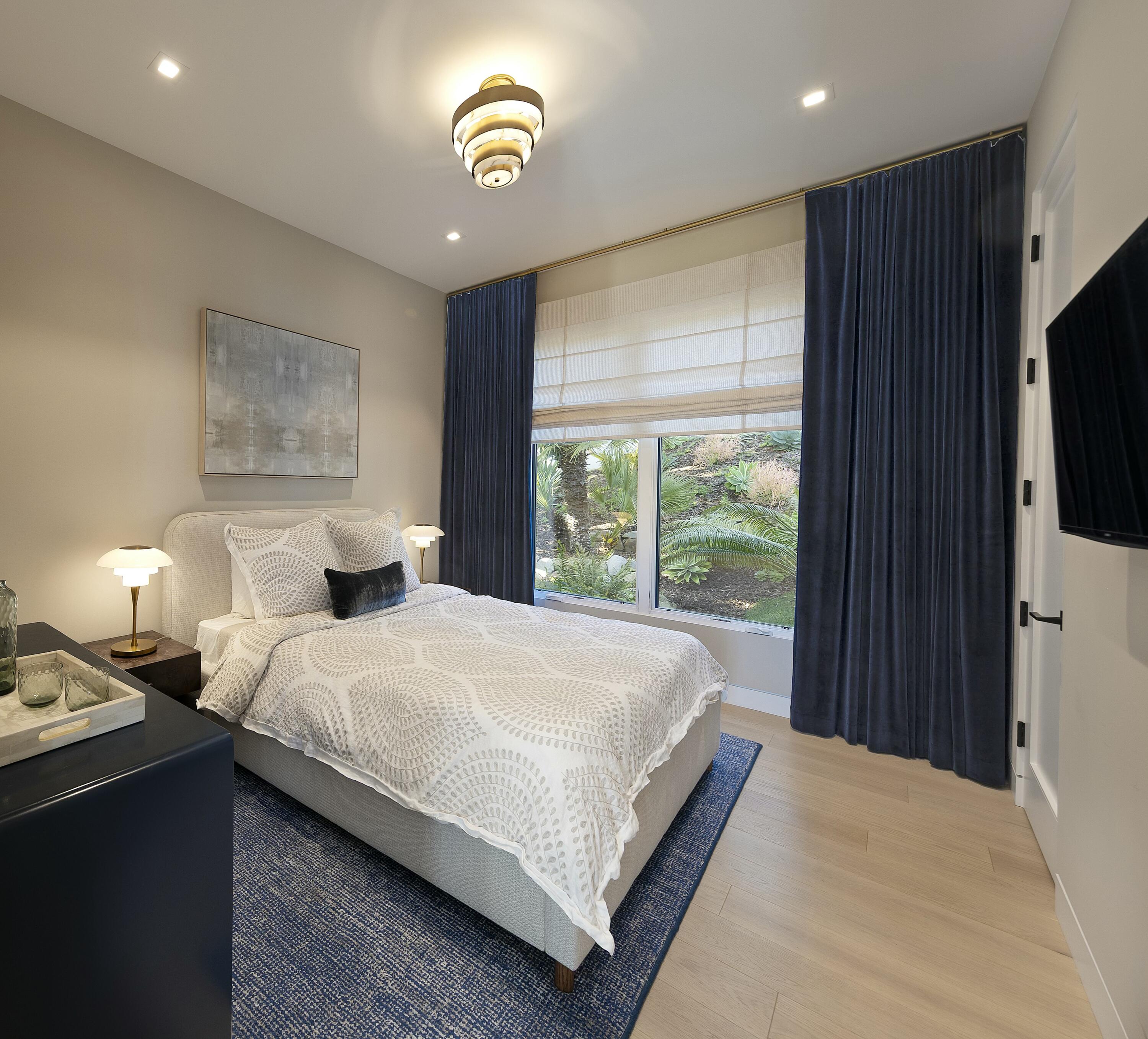 Santa Barbara, California 93103, United States, 4 Bedrooms Bedrooms, ,4 BathroomsBathrooms,Residential,Active,249319