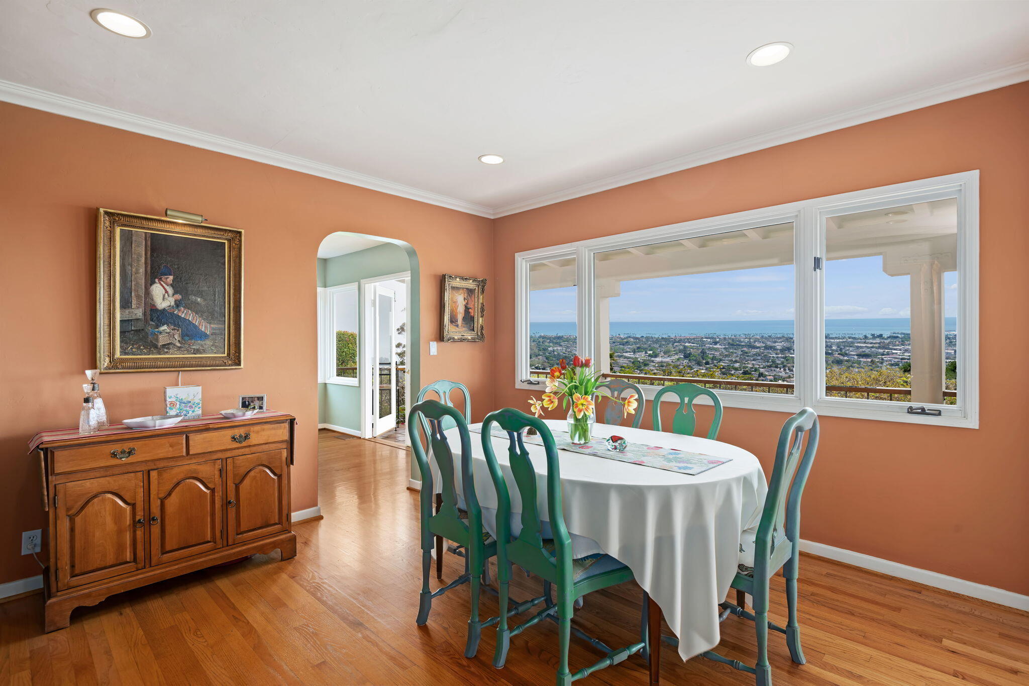 Santa Barbara, California 93103, United States, 4 Bedrooms Bedrooms, ,4 BathroomsBathrooms,Residential,Active,129417