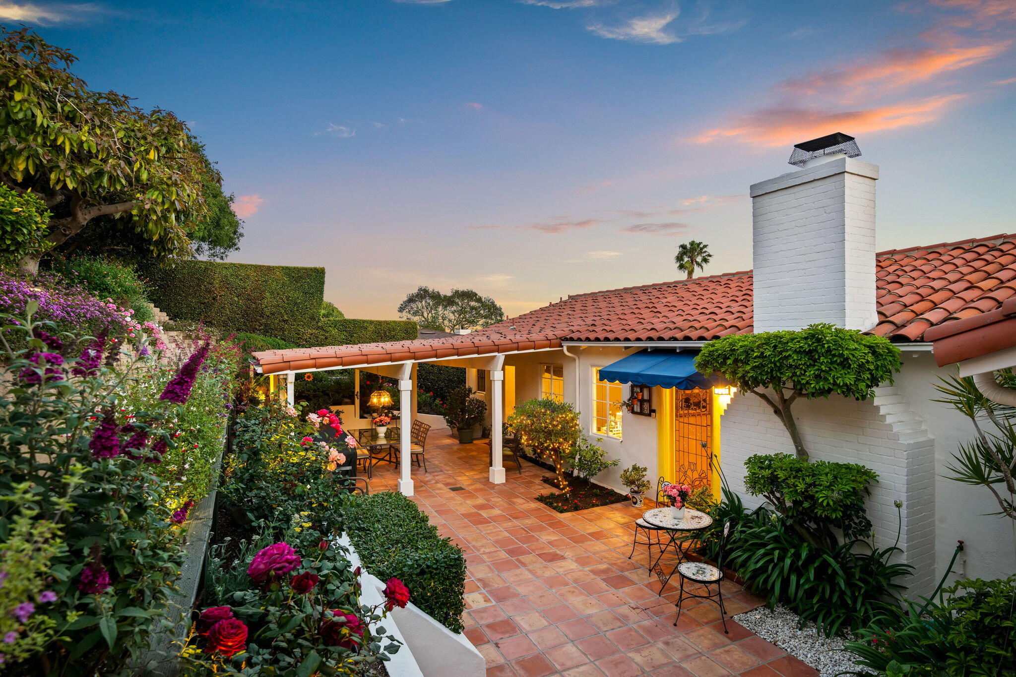 Santa Barbara, California 93103, United States, 4 Bedrooms Bedrooms, ,4 BathroomsBathrooms,Residential,Active,129417