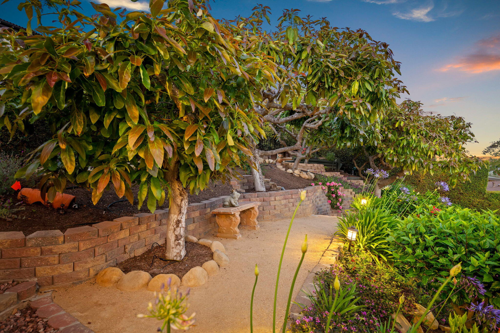 Santa Barbara, California 93103, United States, 4 Bedrooms Bedrooms, ,4 BathroomsBathrooms,Residential,Active,129417