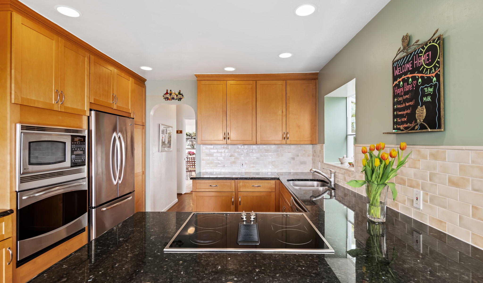 Santa Barbara, California 93103, United States, 4 Bedrooms Bedrooms, ,4 BathroomsBathrooms,Residential,Active,129417