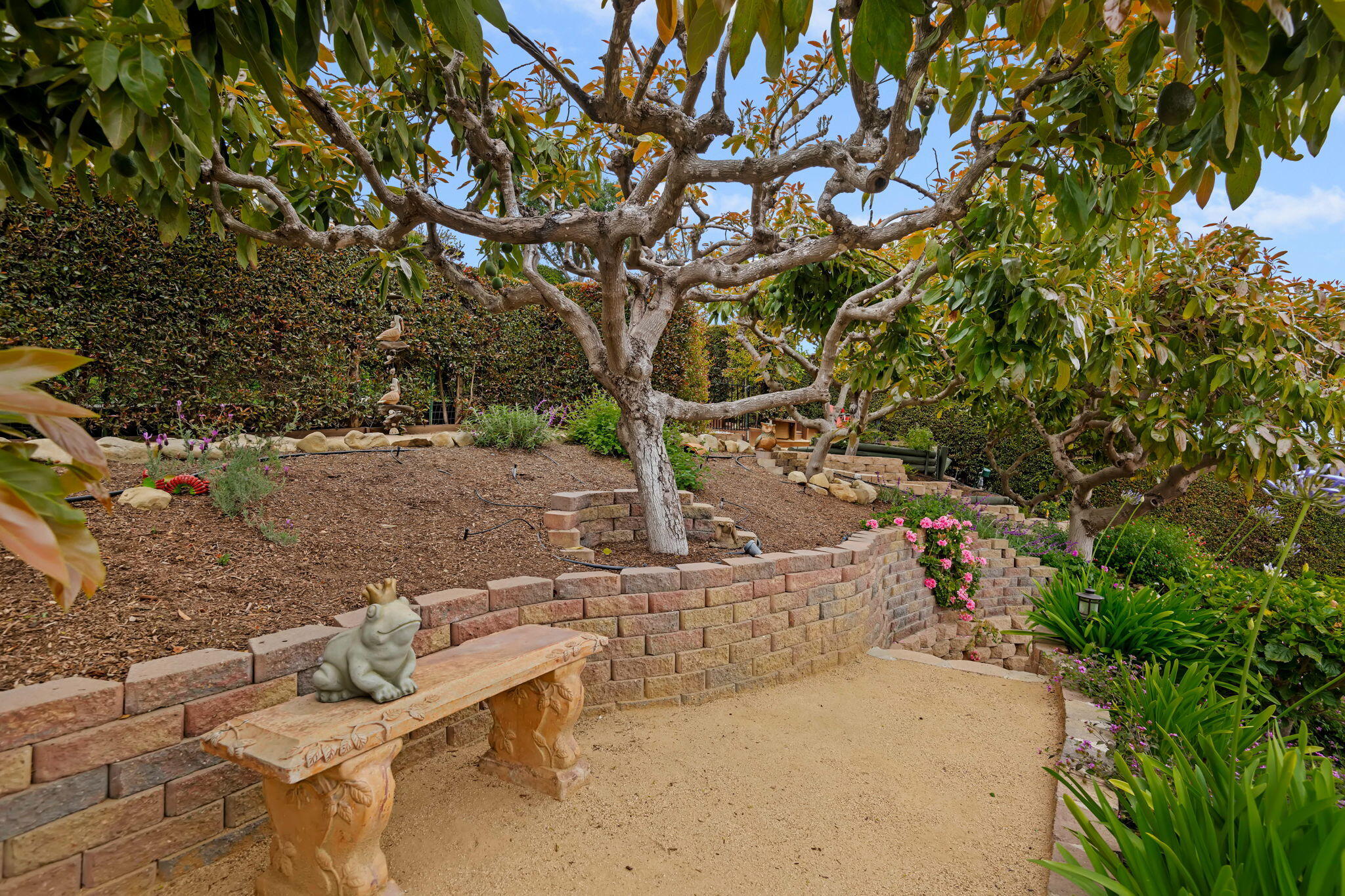 Santa Barbara, California 93103, United States, 4 Bedrooms Bedrooms, ,4 BathroomsBathrooms,Residential,Active,129417