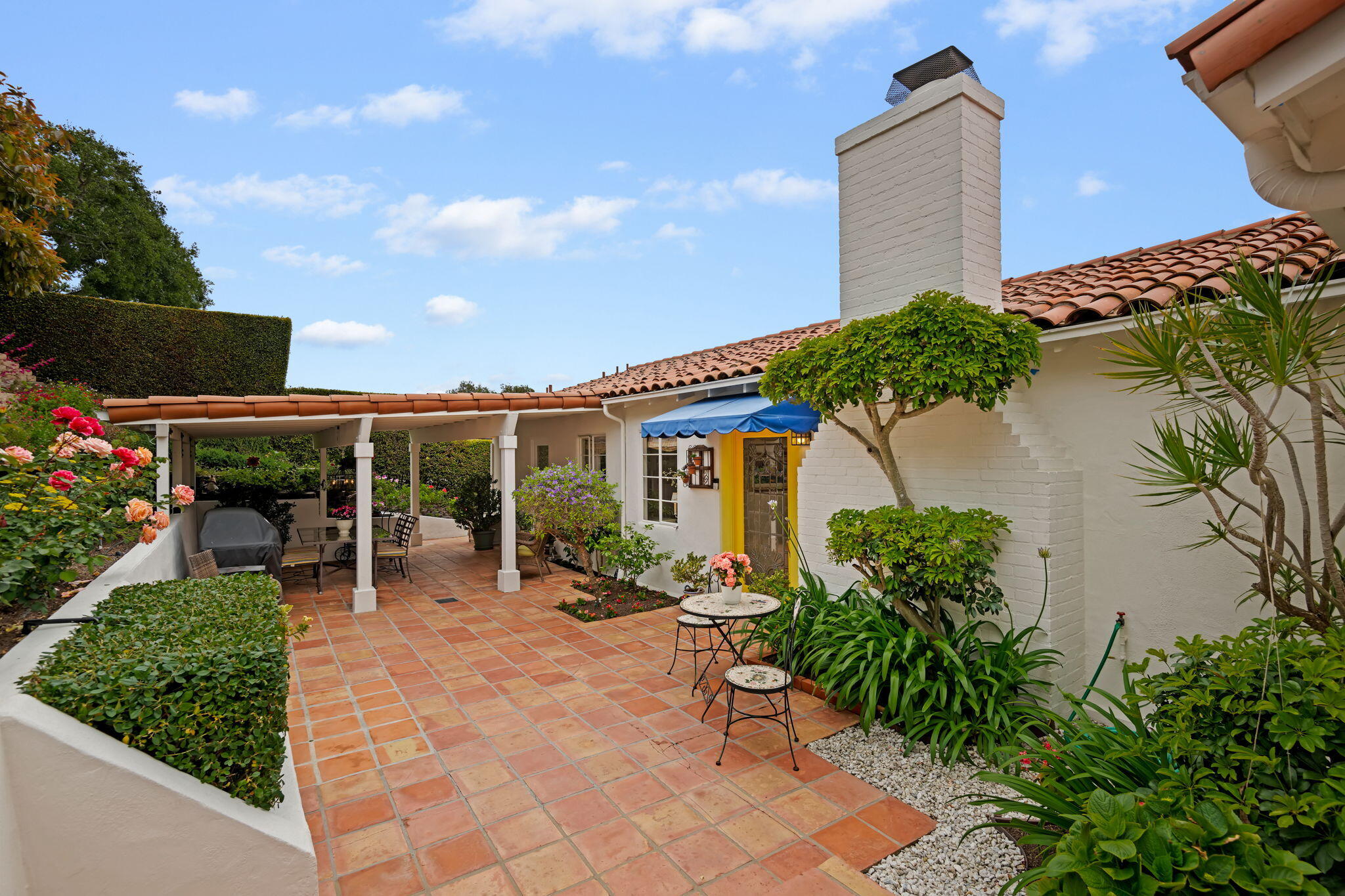 Santa Barbara, California 93103, United States, 4 Bedrooms Bedrooms, ,4 BathroomsBathrooms,Residential,Active,129417