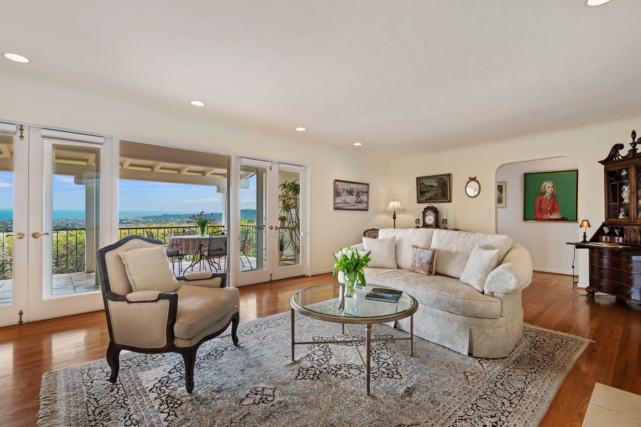 Santa Barbara, California 93103, United States, 4 Bedrooms Bedrooms, ,4 BathroomsBathrooms,Residential,Active,129417