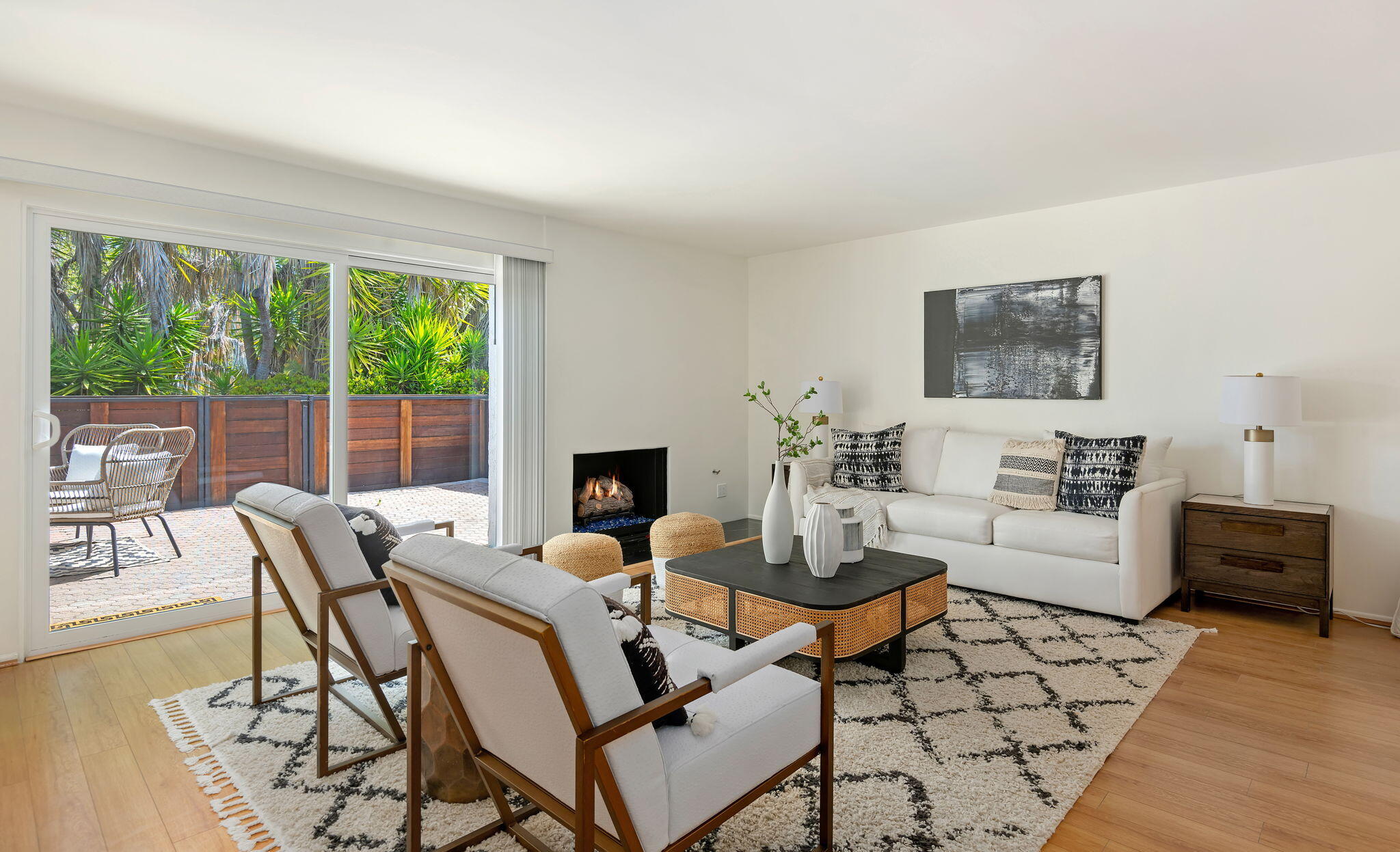 Santa Barbara, California 93111, United States, 3 Bedrooms Bedrooms, ,3 BathroomsBathrooms,Residential,Pending,108933