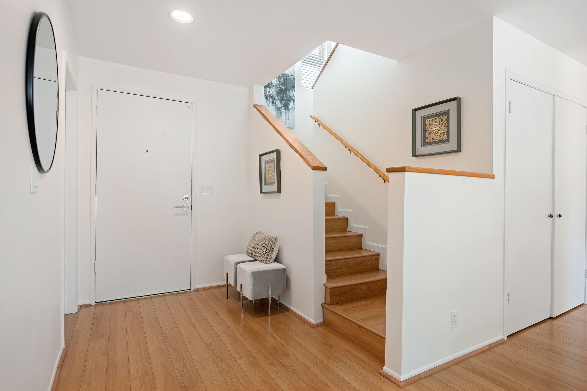 Santa Barbara, California 93111, United States, 3 Bedrooms Bedrooms, ,3 BathroomsBathrooms,Residential,Pending,108933