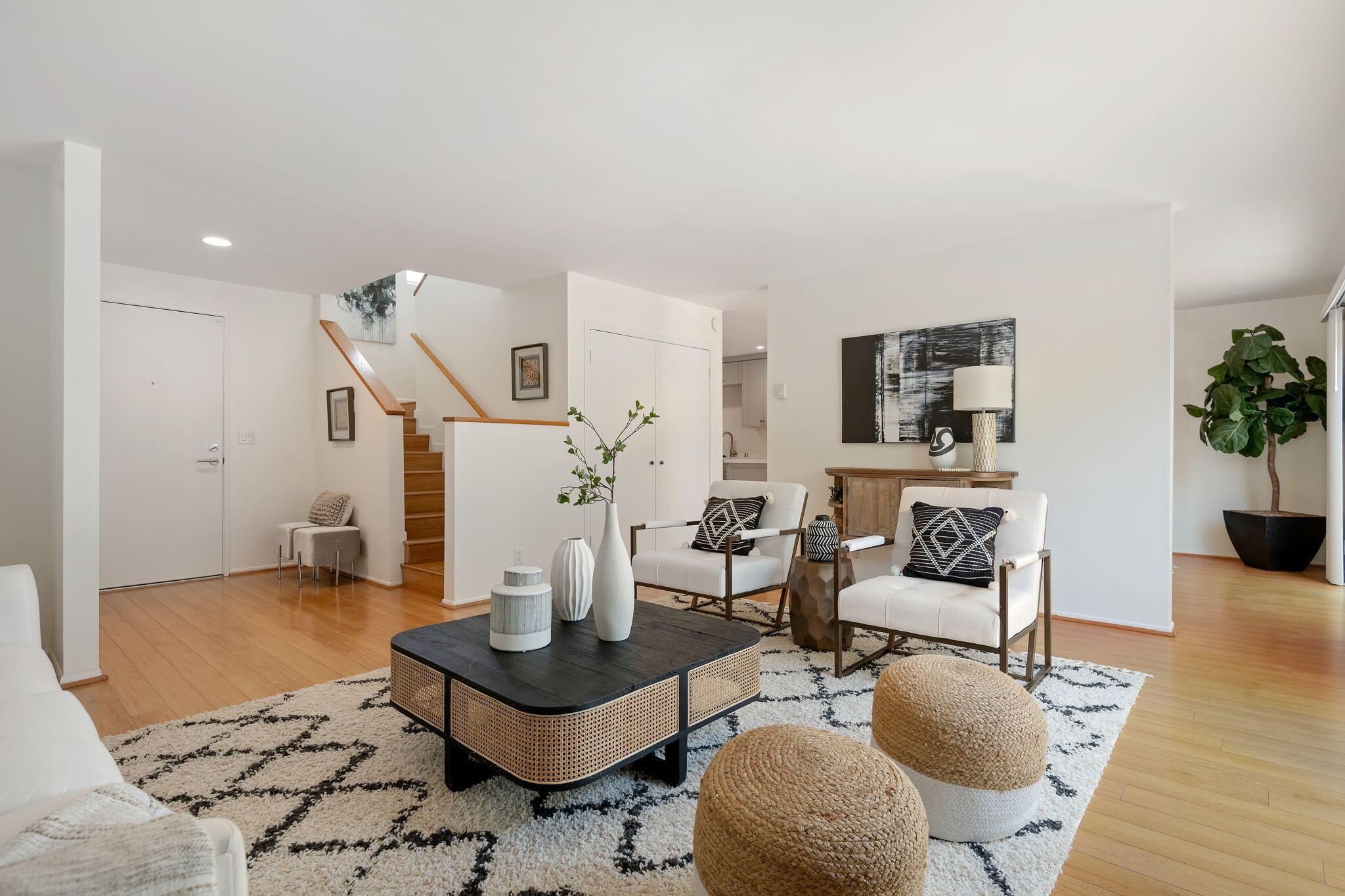 Santa Barbara, California 93111, United States, 3 Bedrooms Bedrooms, ,3 BathroomsBathrooms,Residential,Pending,108933