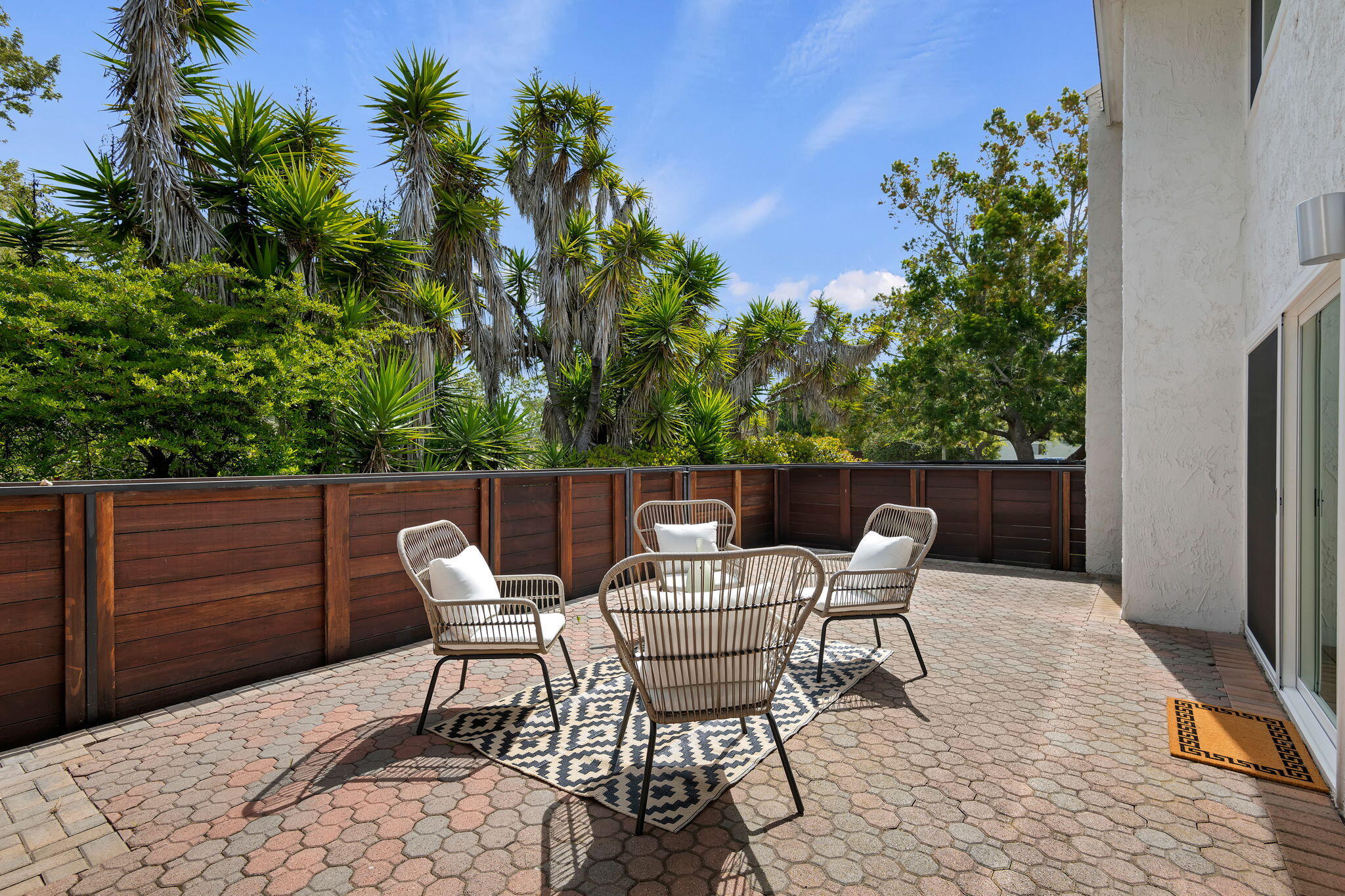 Santa Barbara, California 93111, United States, 3 Bedrooms Bedrooms, ,3 BathroomsBathrooms,Residential,Pending,108933