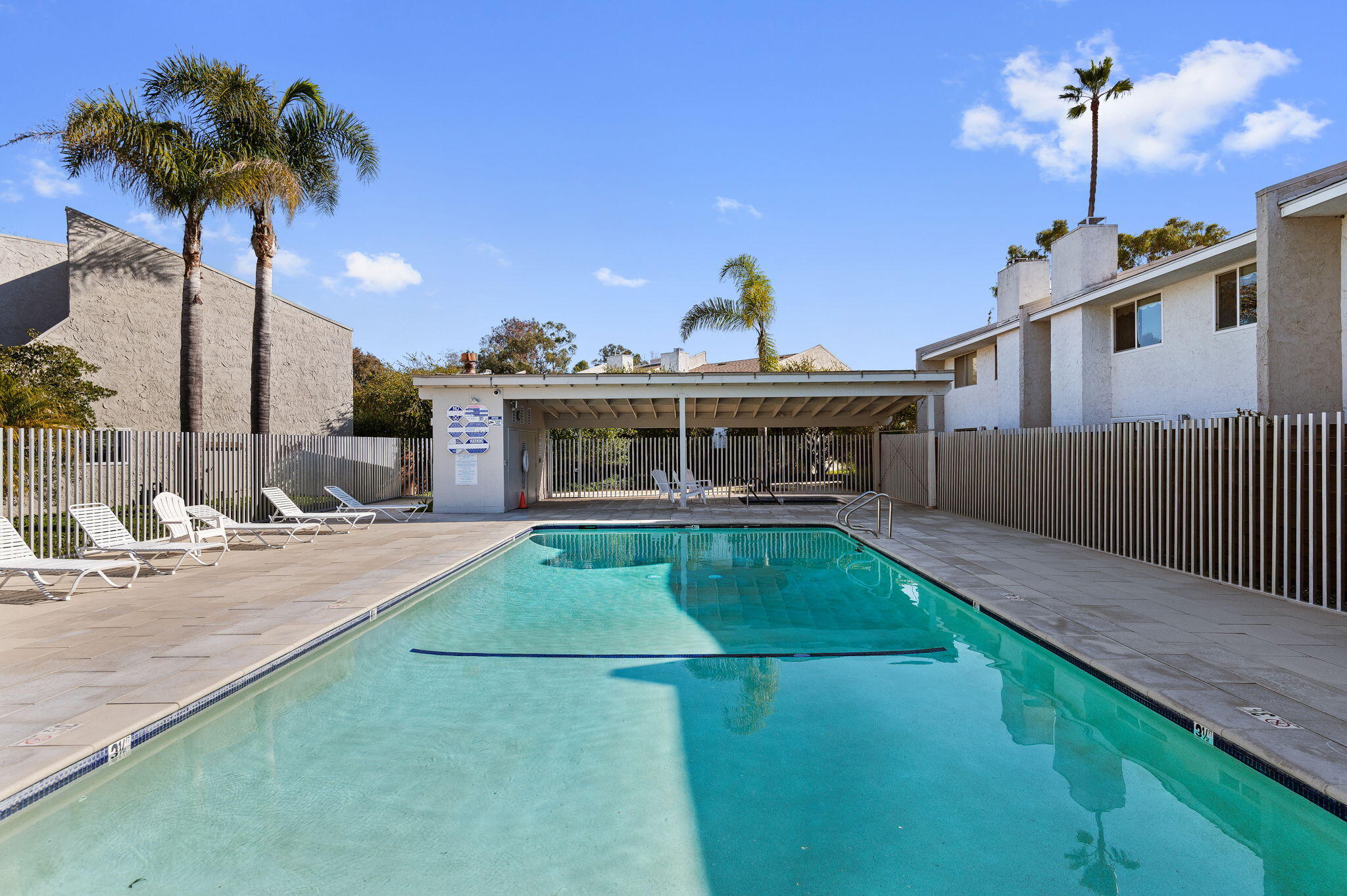 Santa Barbara, California 93111, United States, 3 Bedrooms Bedrooms, ,3 BathroomsBathrooms,Residential,Pending,108933