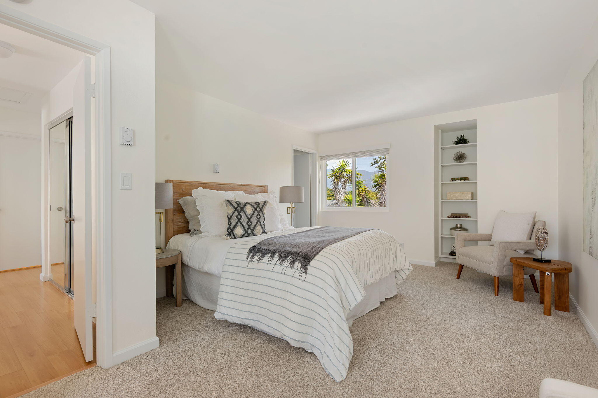 Santa Barbara, California 93111, United States, 3 Bedrooms Bedrooms, ,3 BathroomsBathrooms,Residential,Pending,108933