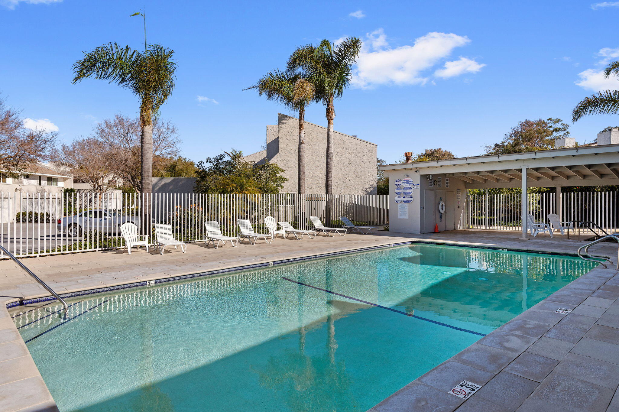 Santa Barbara, California 93111, United States, 3 Bedrooms Bedrooms, ,3 BathroomsBathrooms,Residential,Pending,108933