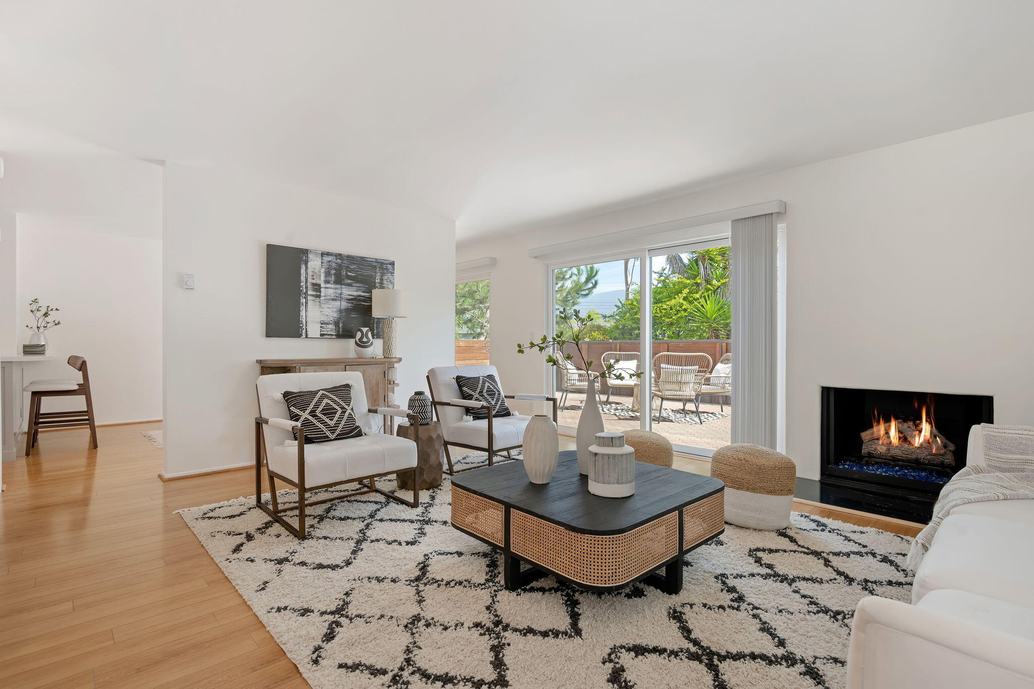 Santa Barbara, California 93111, United States, 3 Bedrooms Bedrooms, ,3 BathroomsBathrooms,Residential,Pending,108933