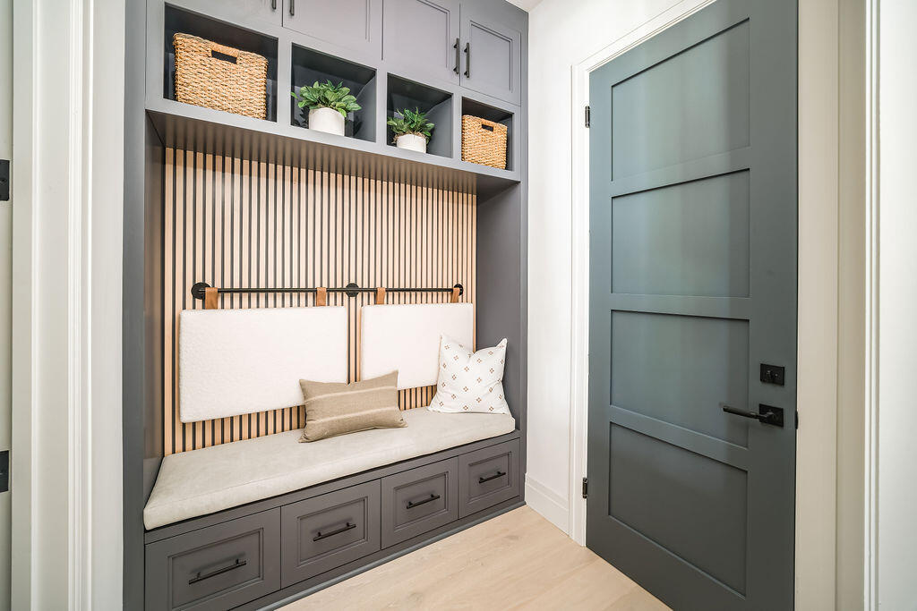 Carpinteria, California 93013, United States, 4 Bedrooms Bedrooms, ,5 BathroomsBathrooms,Residential,Active,205303