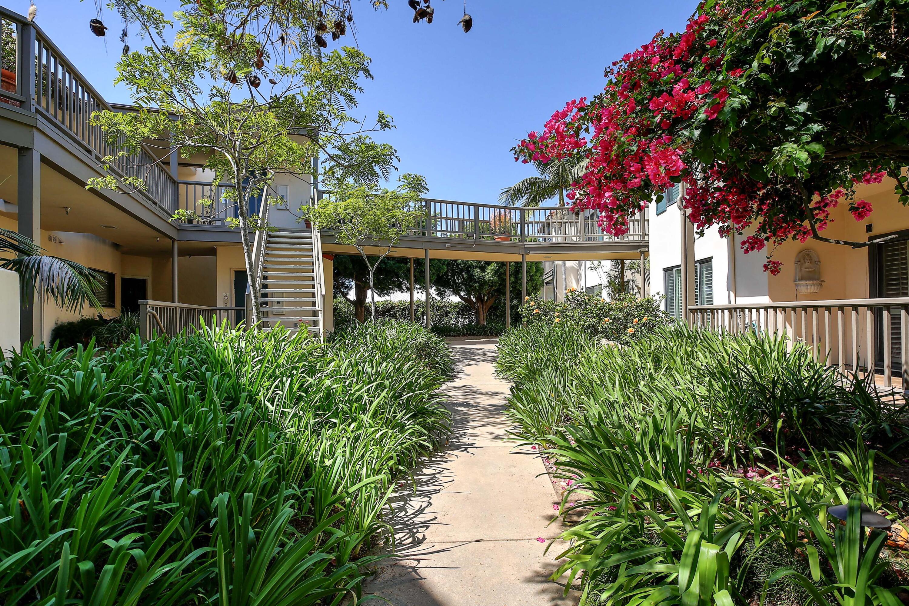 555 E Arrellaga Street Apt 7