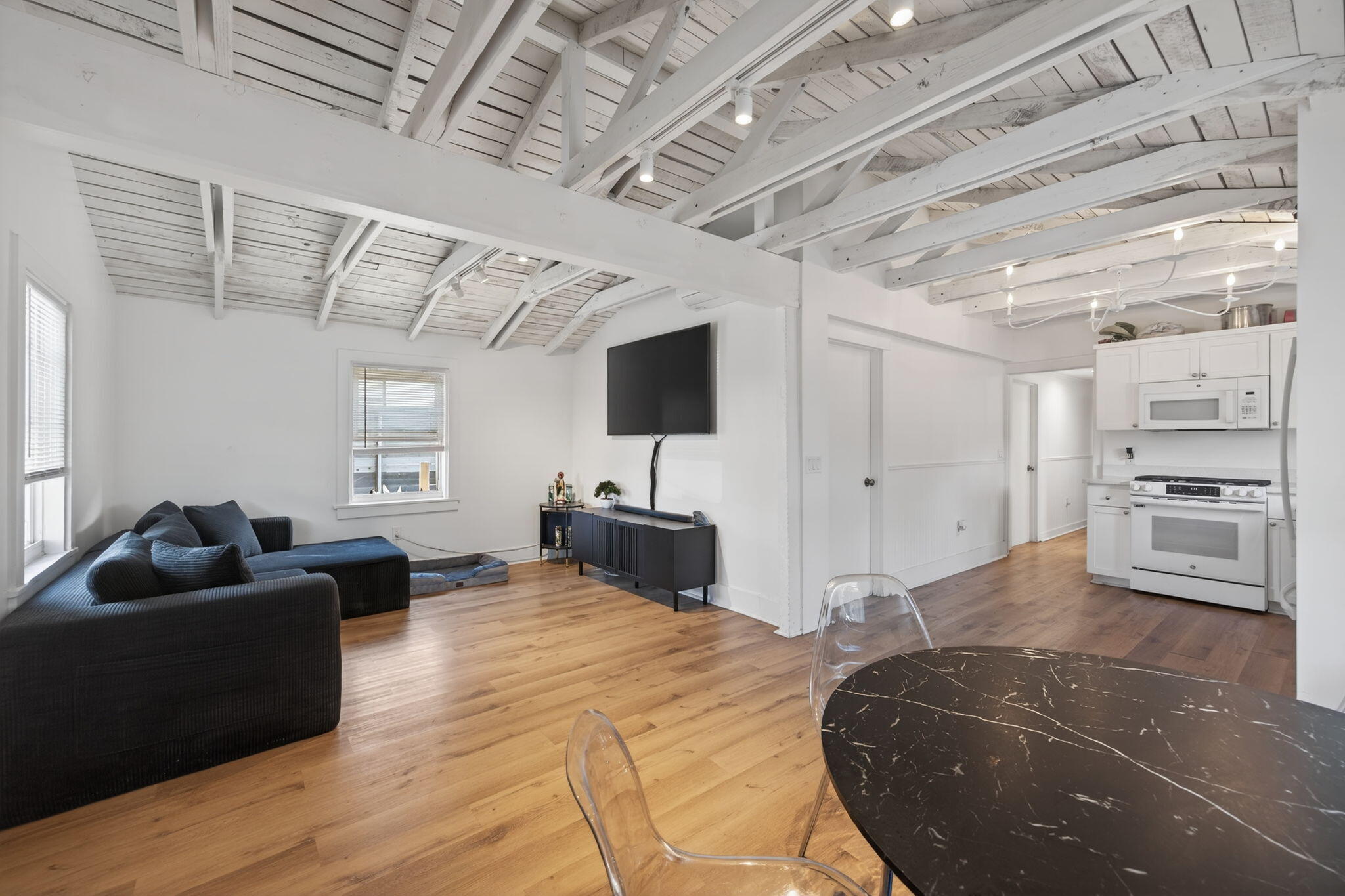 4213 Carpinteria Avenue