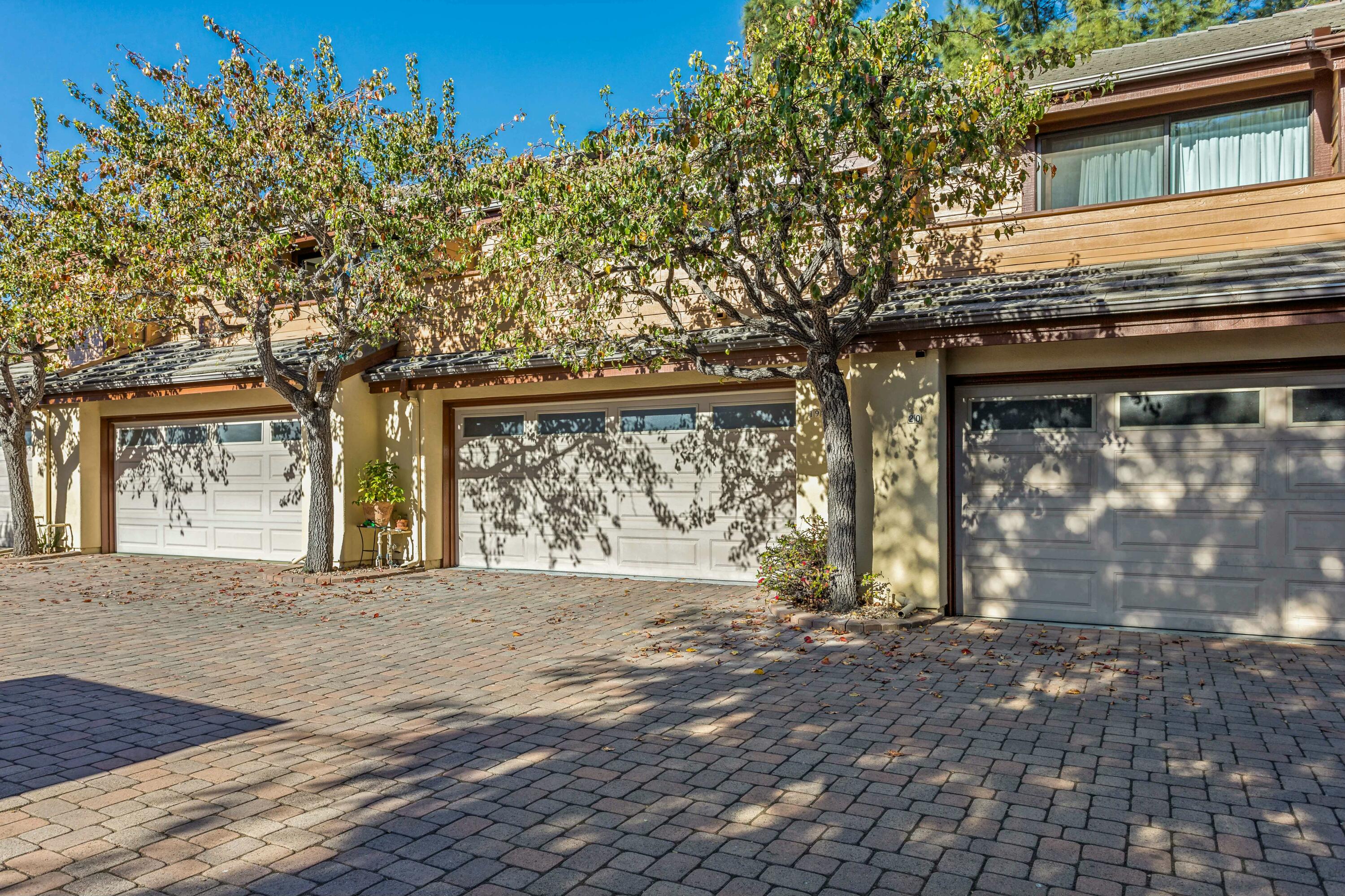 Santa Barbara, California 93110, United States, 3 Bedrooms Bedrooms, ,3 BathroomsBathrooms,Residential,Pending,15135