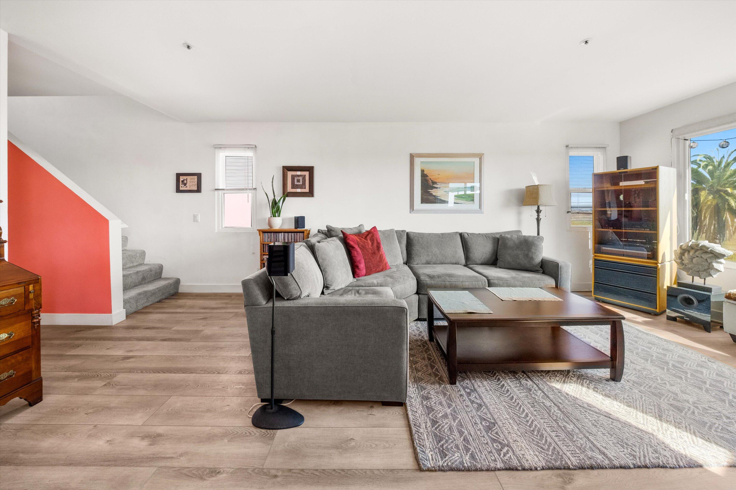 Carpinteria, California 93013, United States, 3 Bedrooms Bedrooms, ,3 BathroomsBathrooms,Residential,Pending,189460