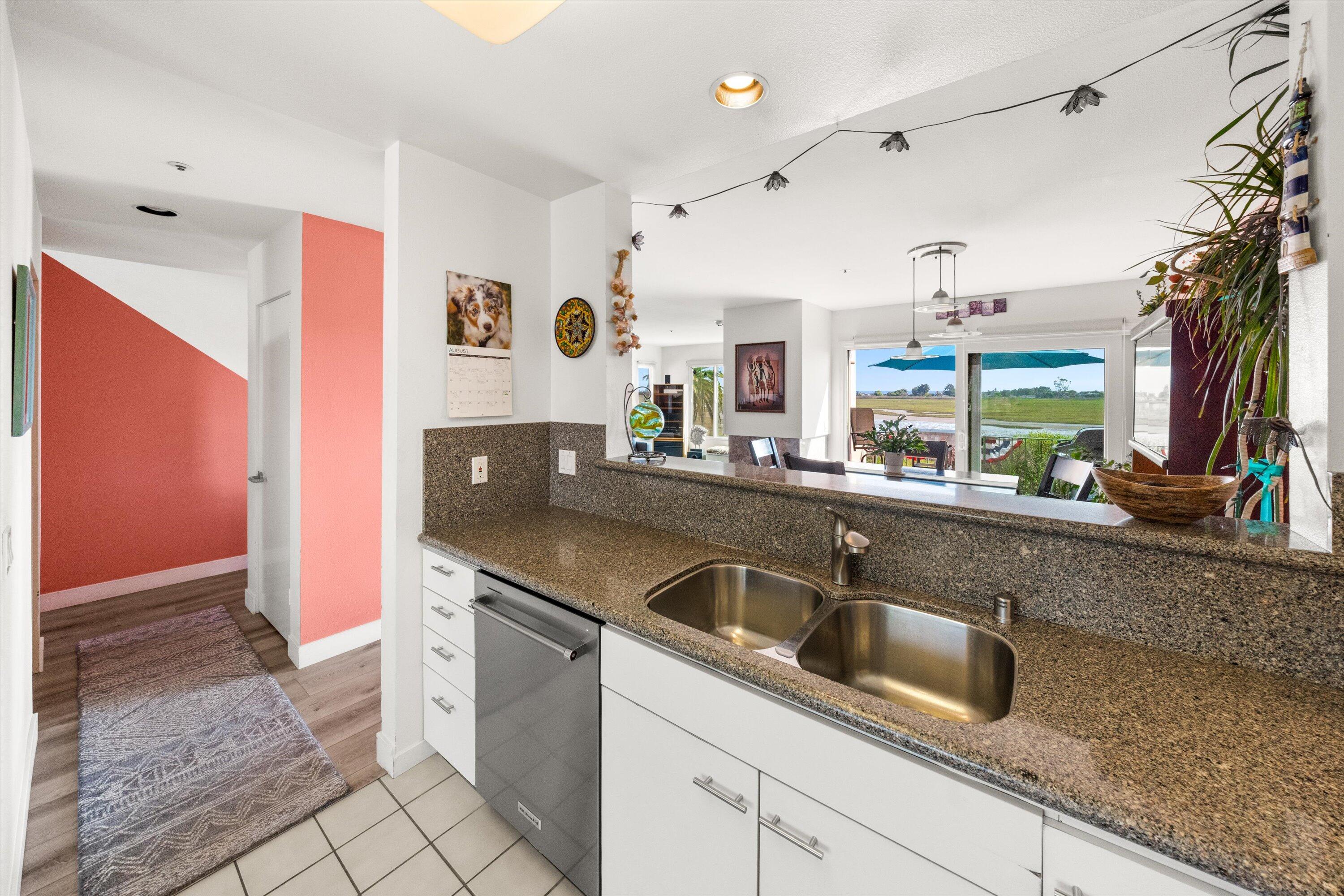 Carpinteria, California 93013, United States, 3 Bedrooms Bedrooms, ,3 BathroomsBathrooms,Residential,Pending,189460