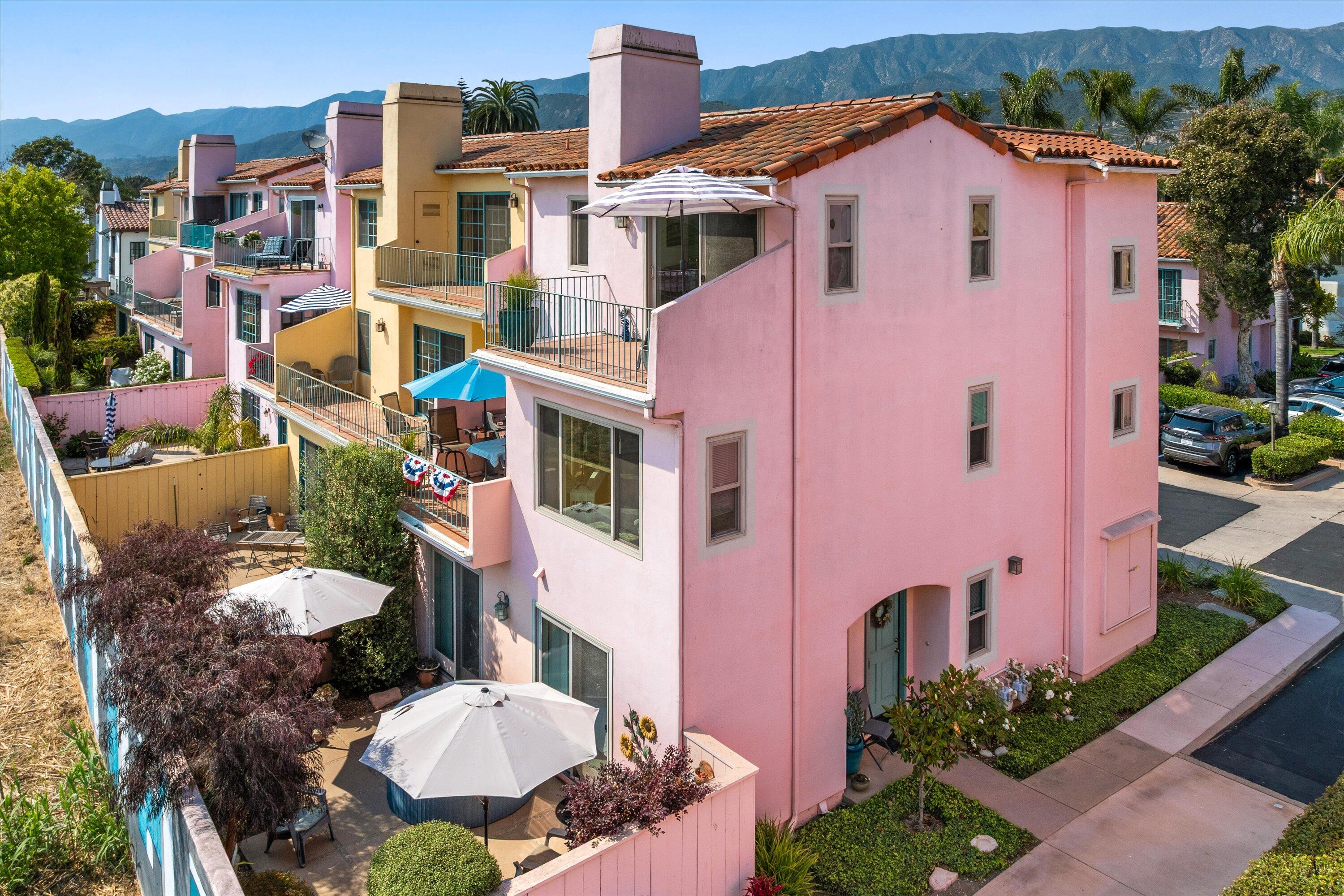 Carpinteria, California 93013, United States, 3 Bedrooms Bedrooms, ,3 BathroomsBathrooms,Residential,Pending,189460