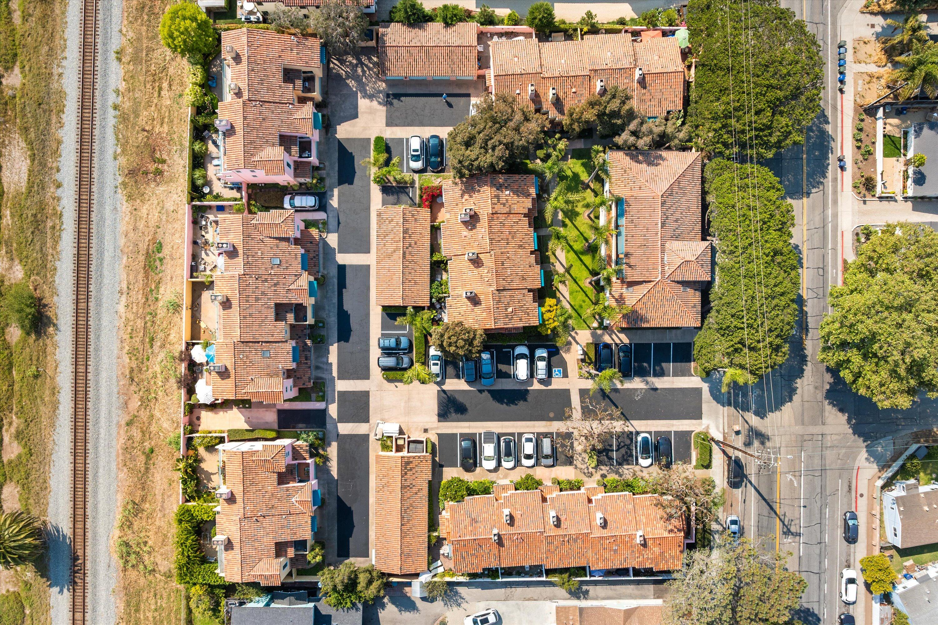 Carpinteria, California 93013, United States, 3 Bedrooms Bedrooms, ,3 BathroomsBathrooms,Residential,Pending,189460